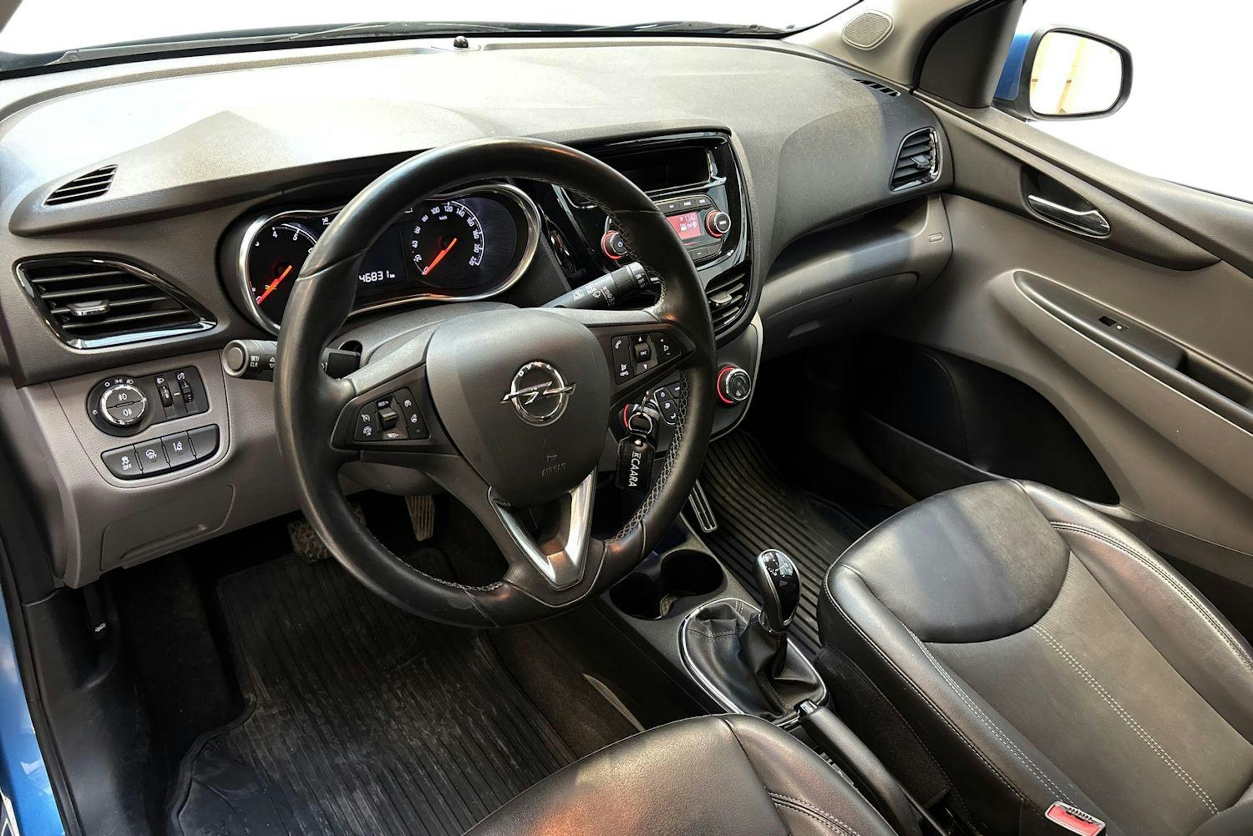sininen Opel Karl 2017 kuva 7.