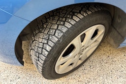 sininen Opel Karl 2017 kuva 13.