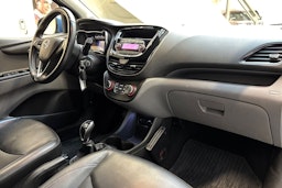 sininen Opel Karl 2017 kuva 20.