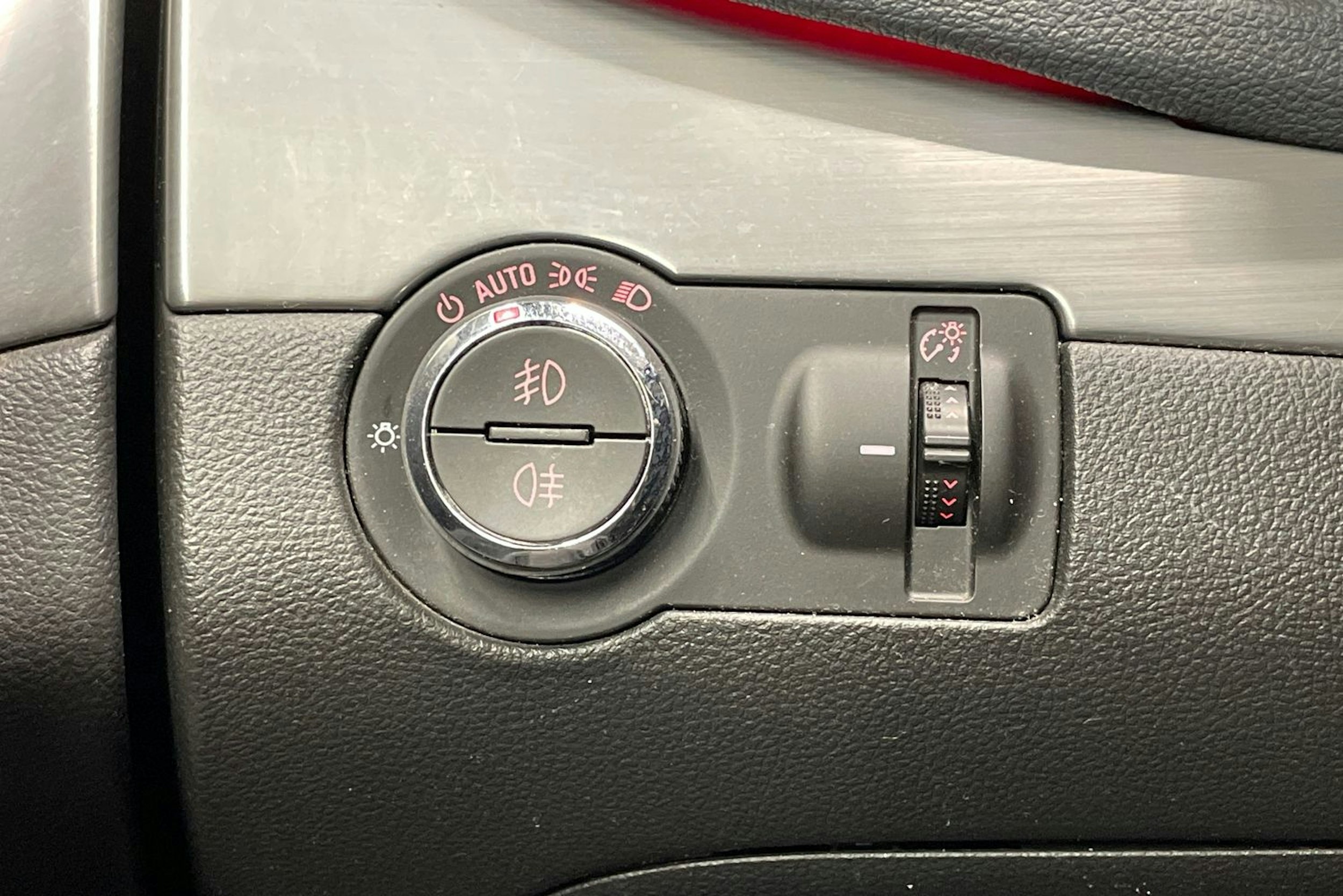 sininen Opel Mokka 2013 kuva 16.