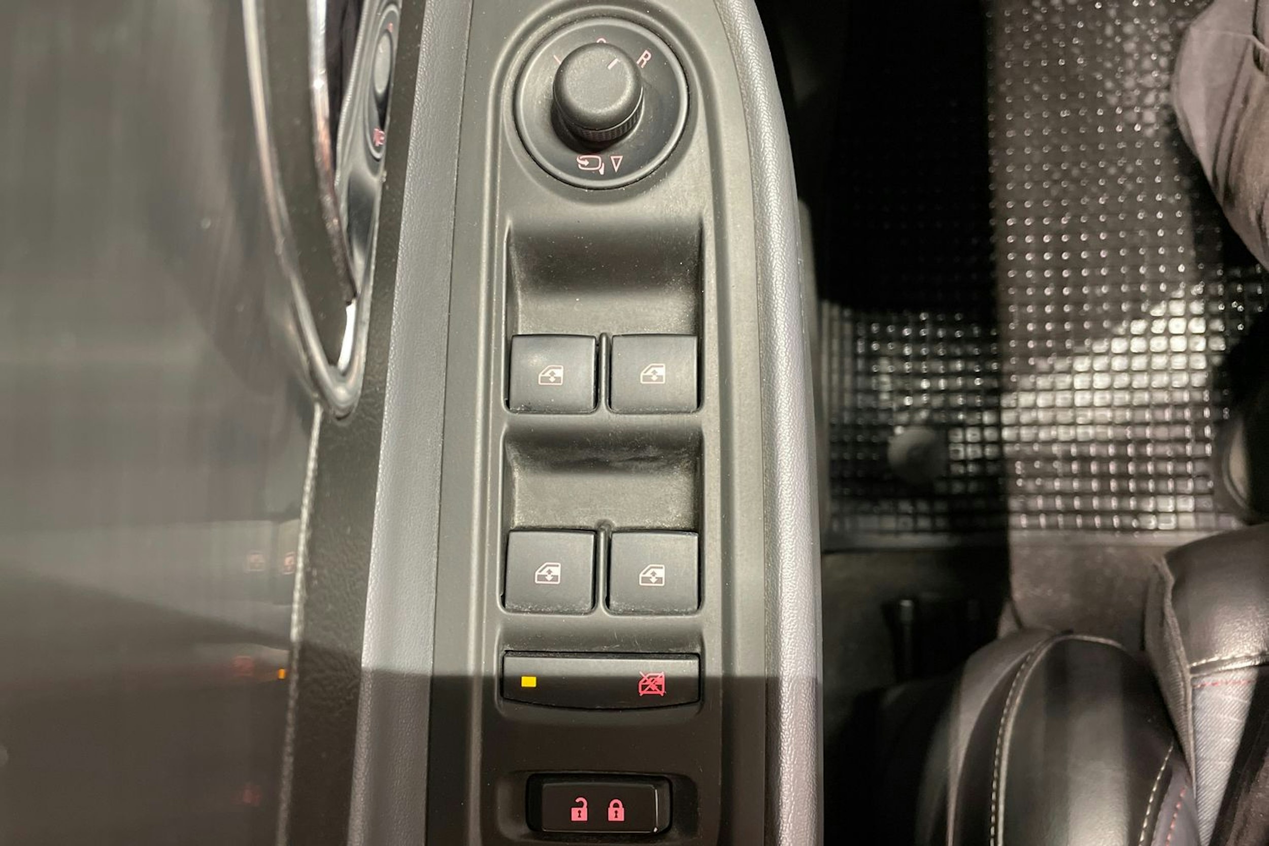 sininen Opel Mokka 2013 kuva 17.