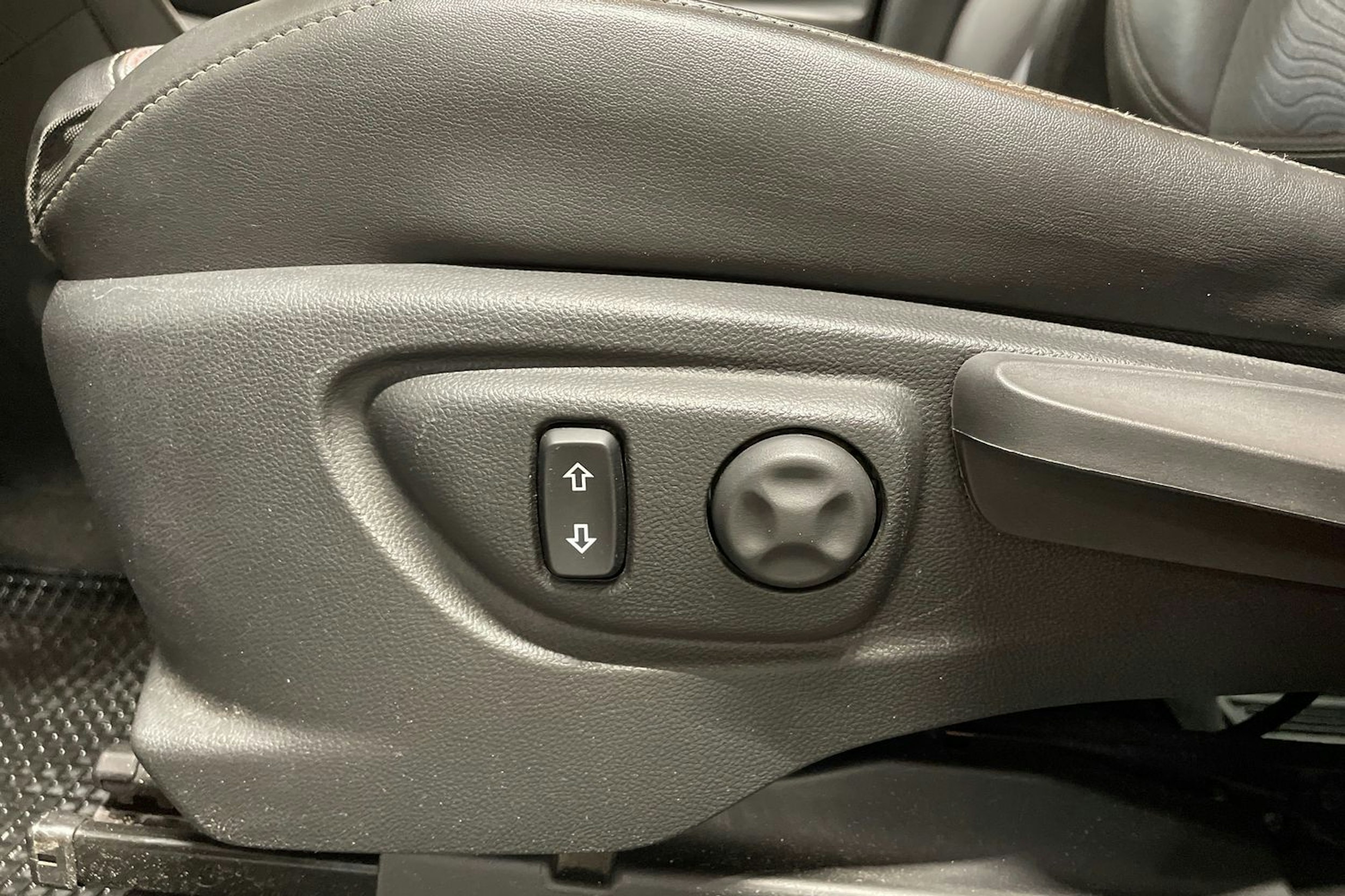sininen Opel Mokka 2013 kuva 20.