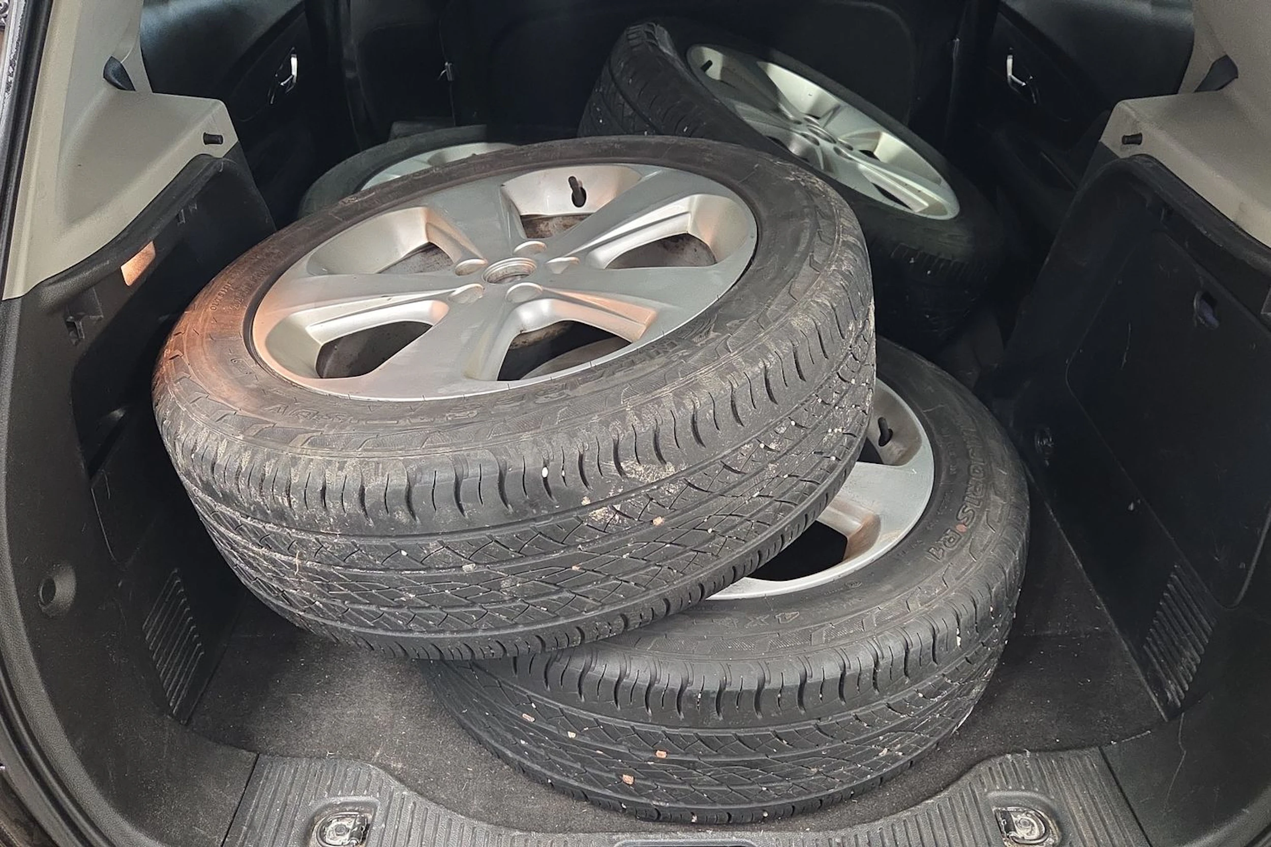 ruskea (beige) Opel Mokka 2013 kuva 11.