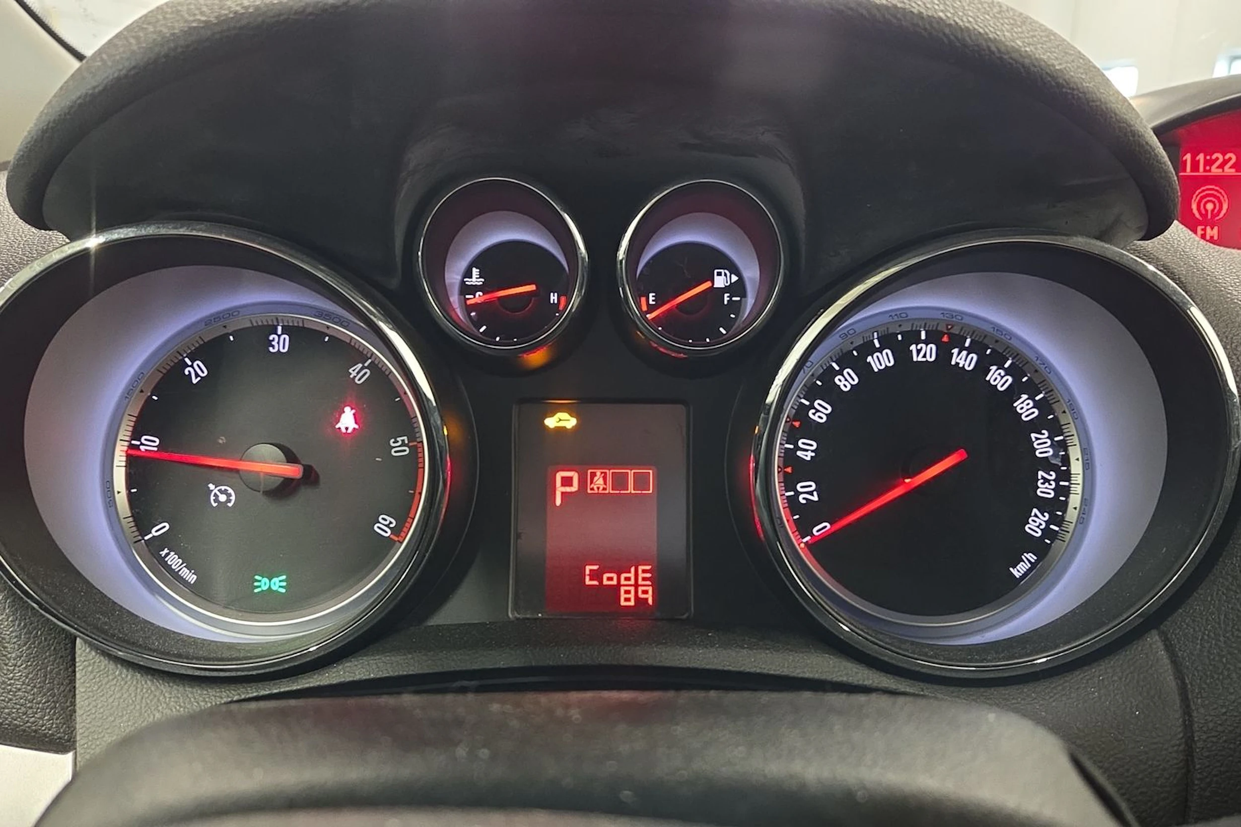 ruskea (beige) Opel Mokka 2013 kuva 21.