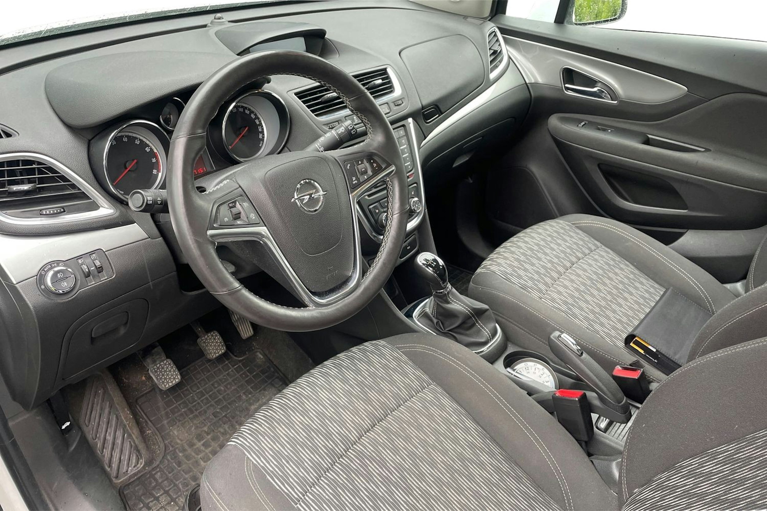 valkoinen Opel Mokka 2014 kuva 3.