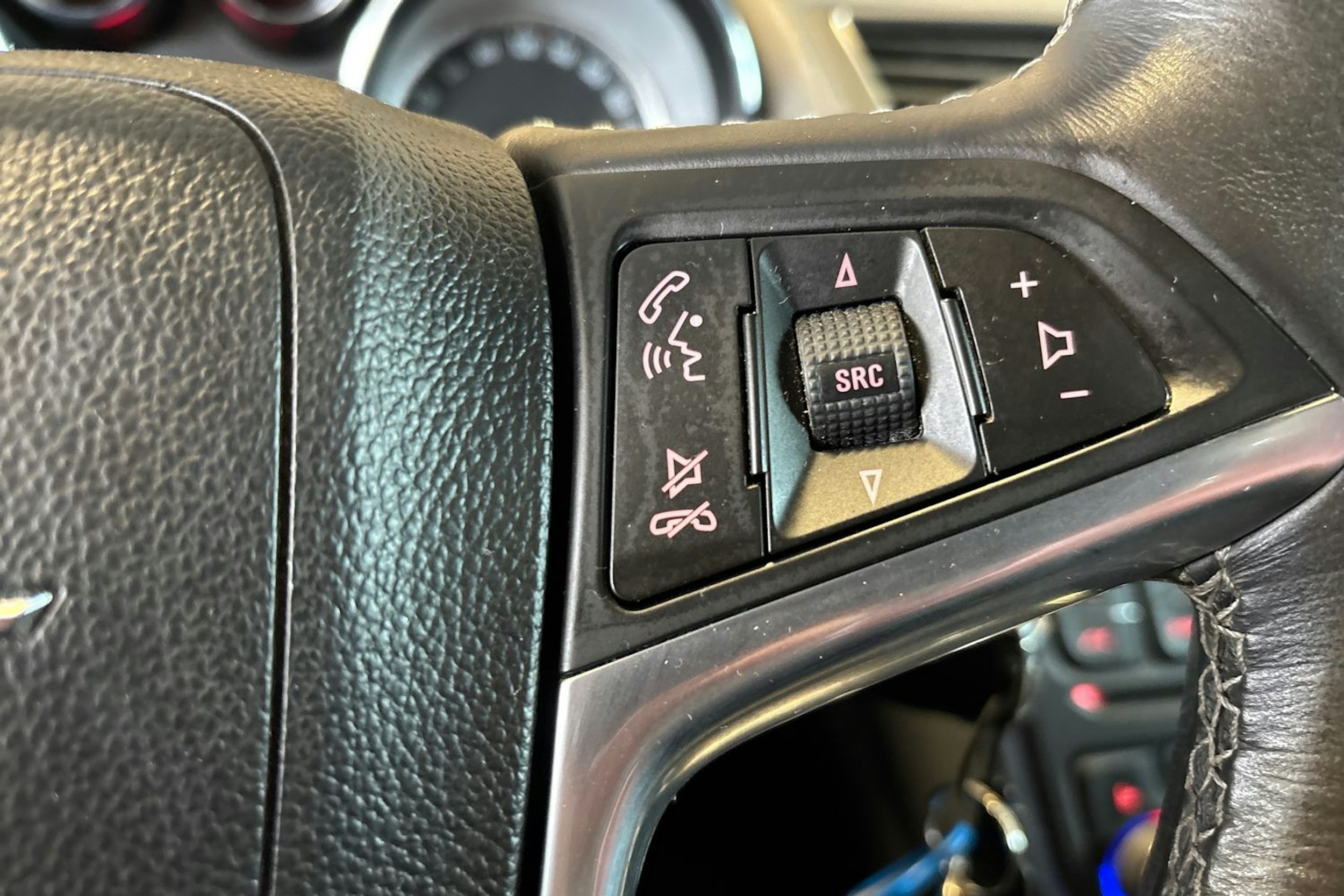 Oranssi Opel Mokka 2014 kuva 13.