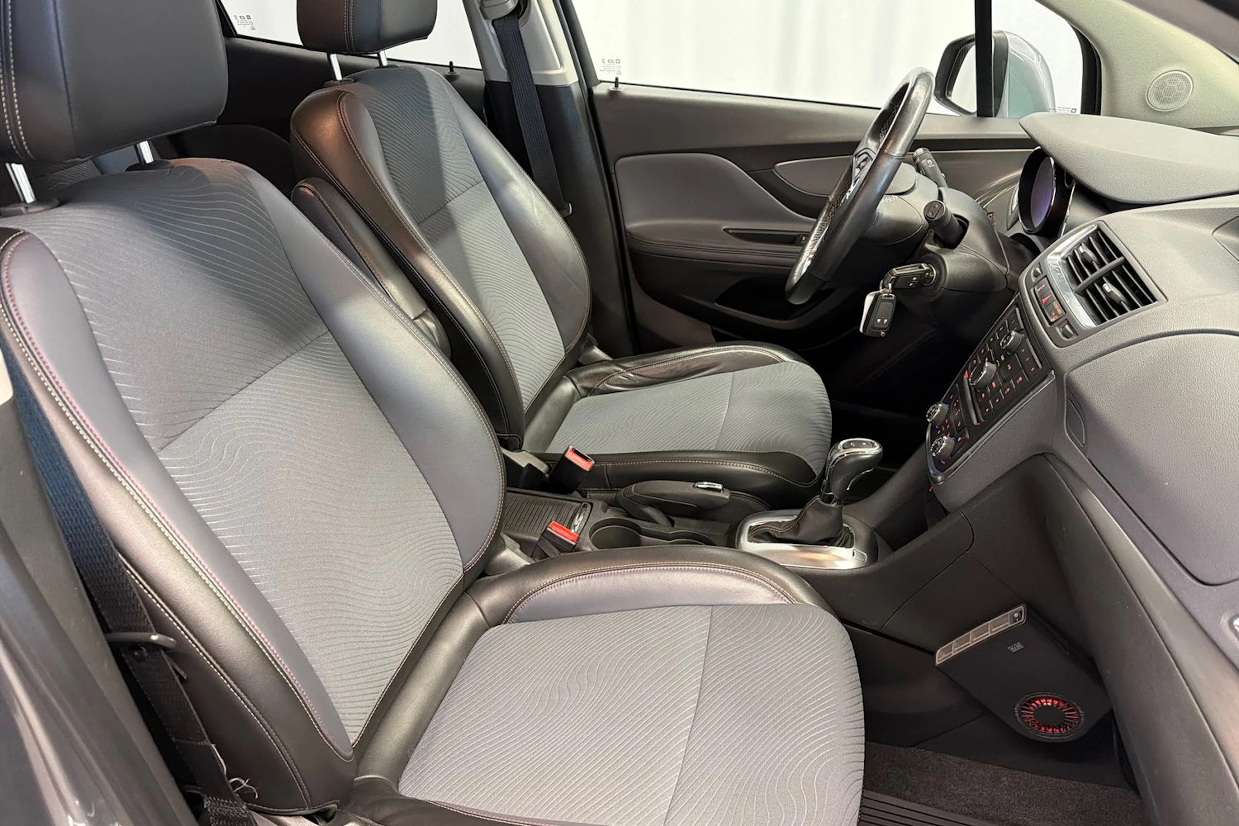 harmaa Opel Mokka 2014 kuva 11.