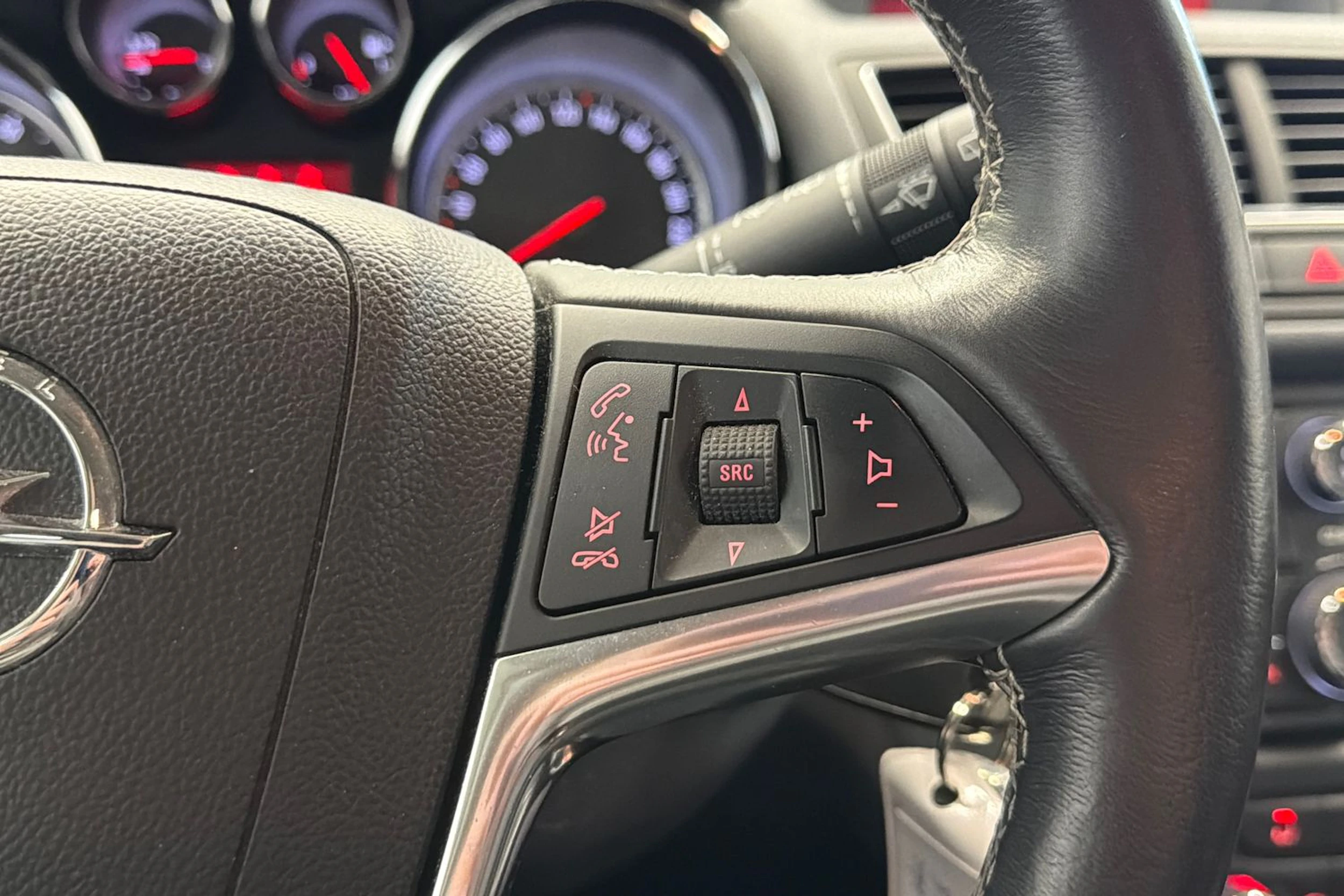 harmaa Opel Mokka 2014 kuva 15.