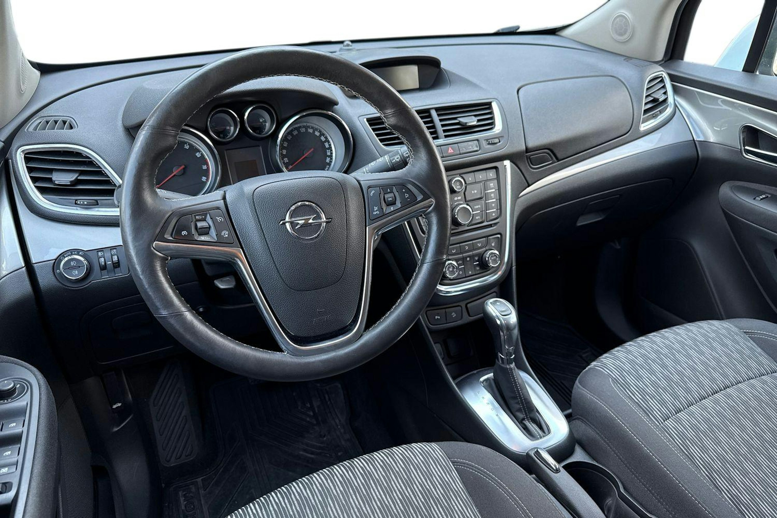 valkoinen Opel Mokka 2014 kuva 3.