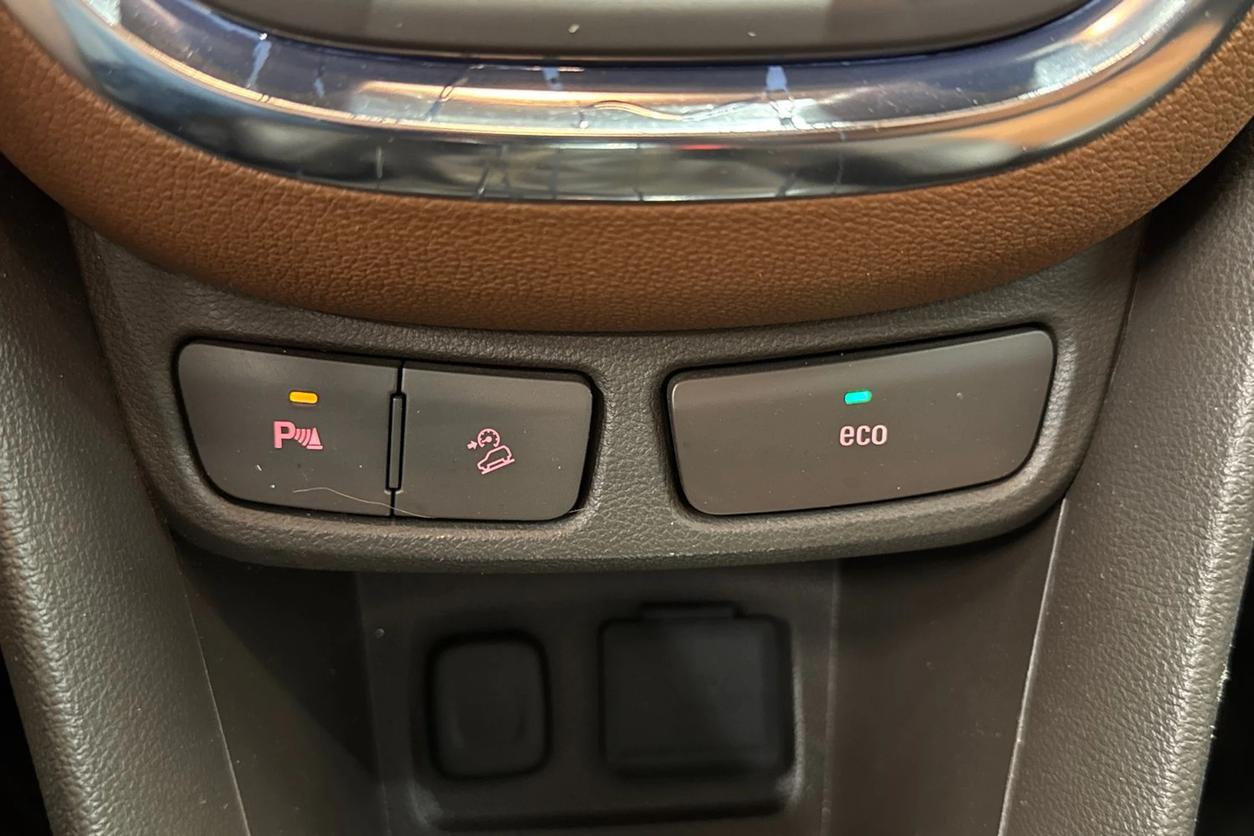 ruskea (beige) Opel Mokka 2014 kuva 16.