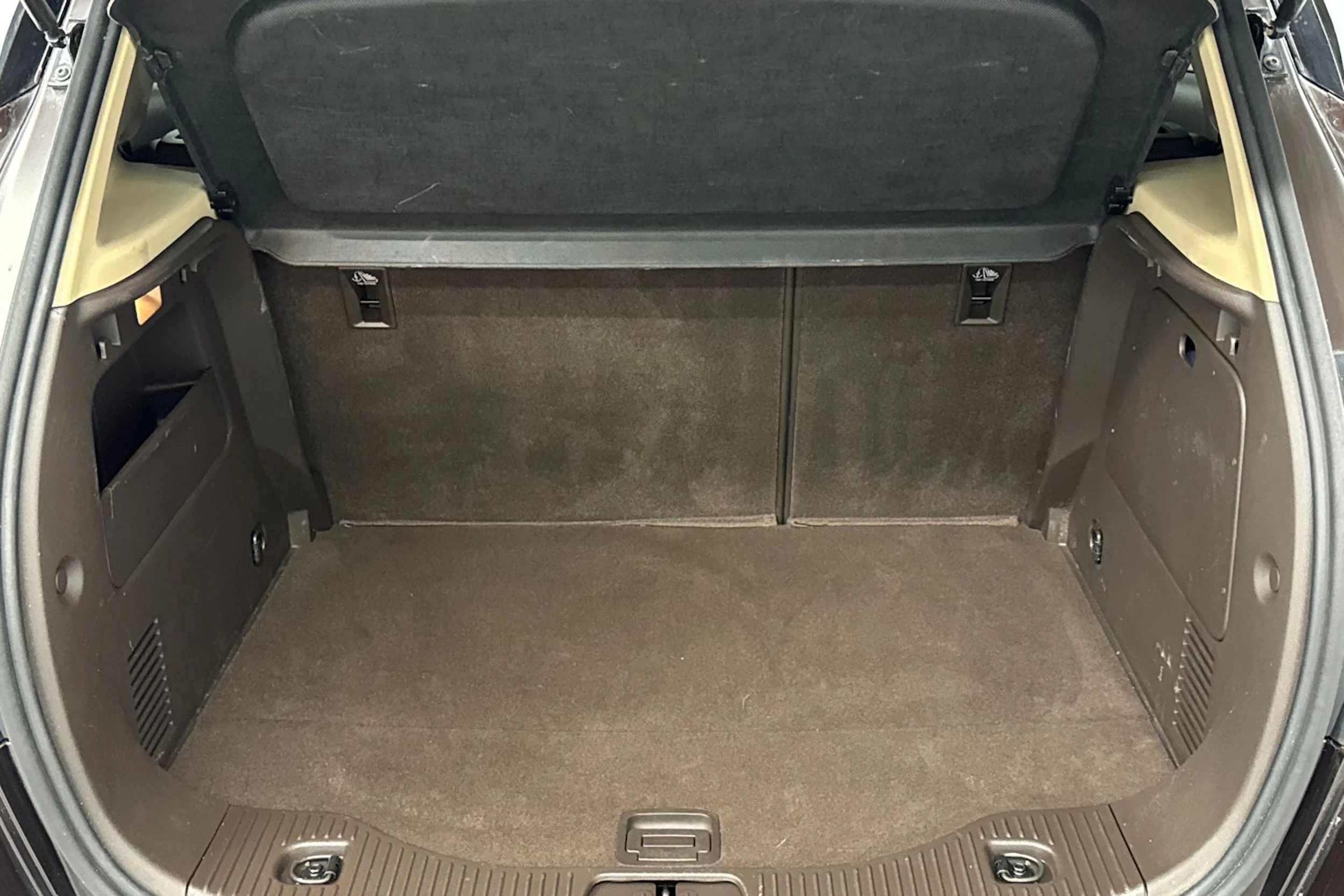 ruskea (beige) Opel Mokka 2014 kuva 20.
