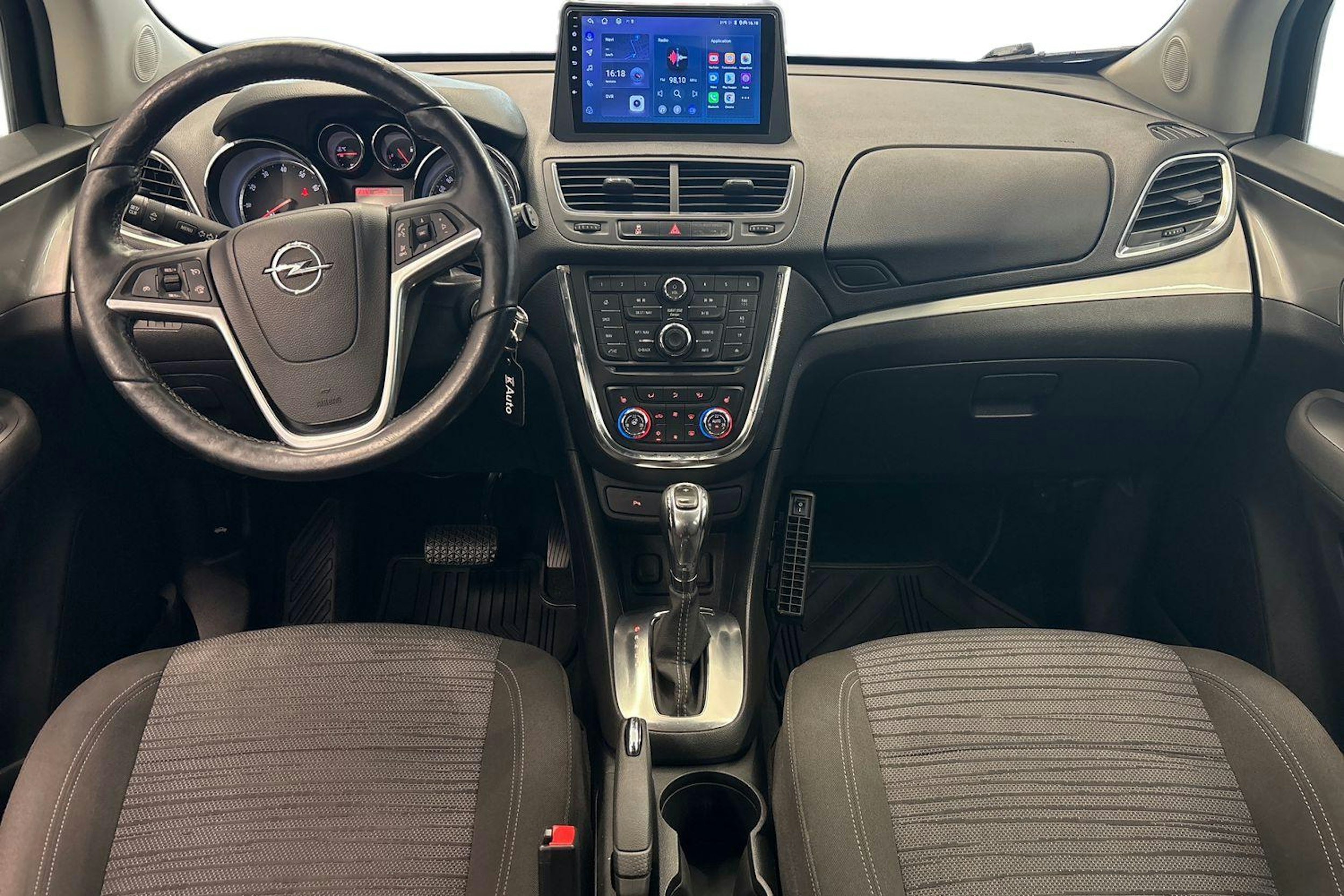 valkoinen Opel Mokka 2015 kuva 7.