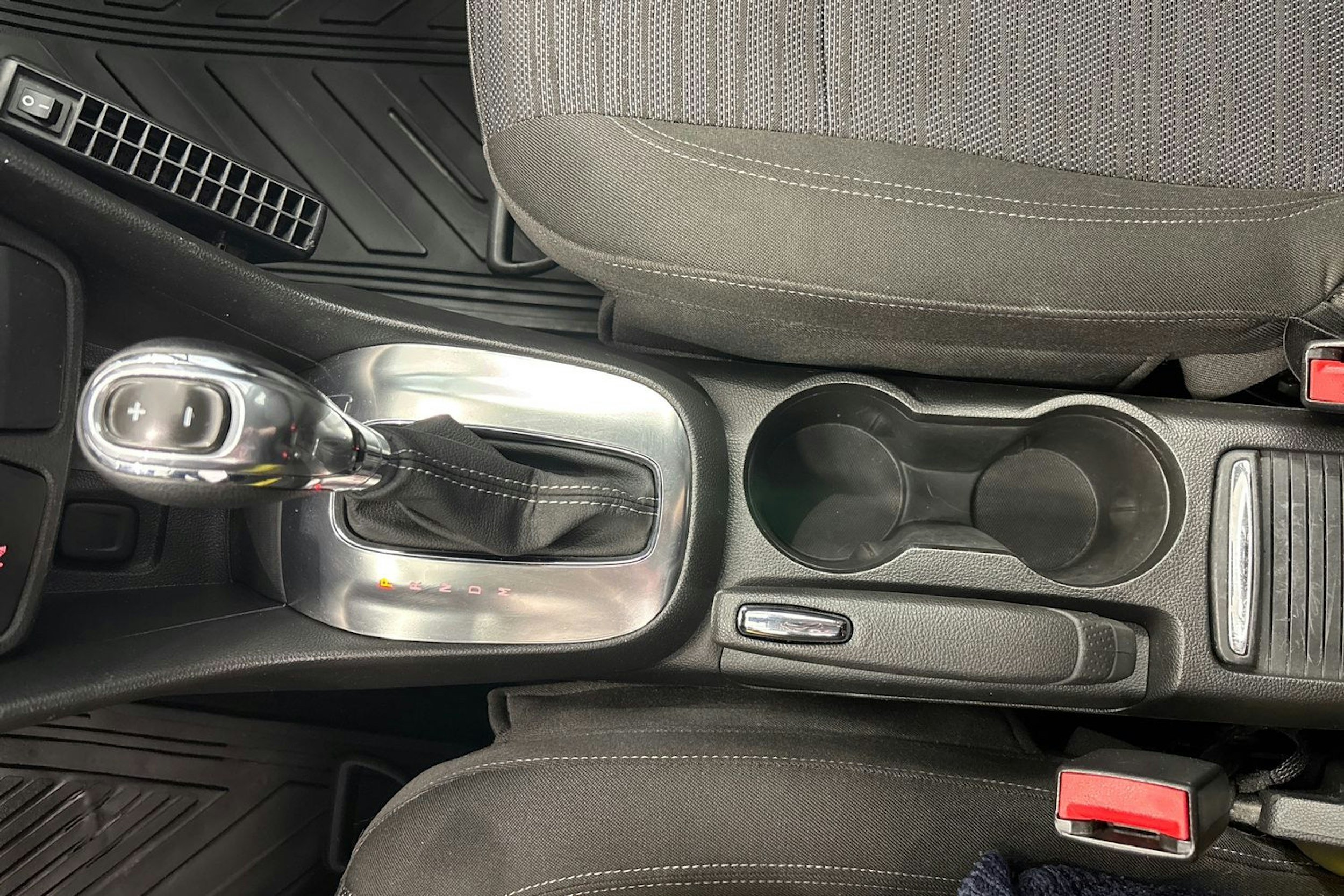 valkoinen Opel Mokka 2015 kuva 21.