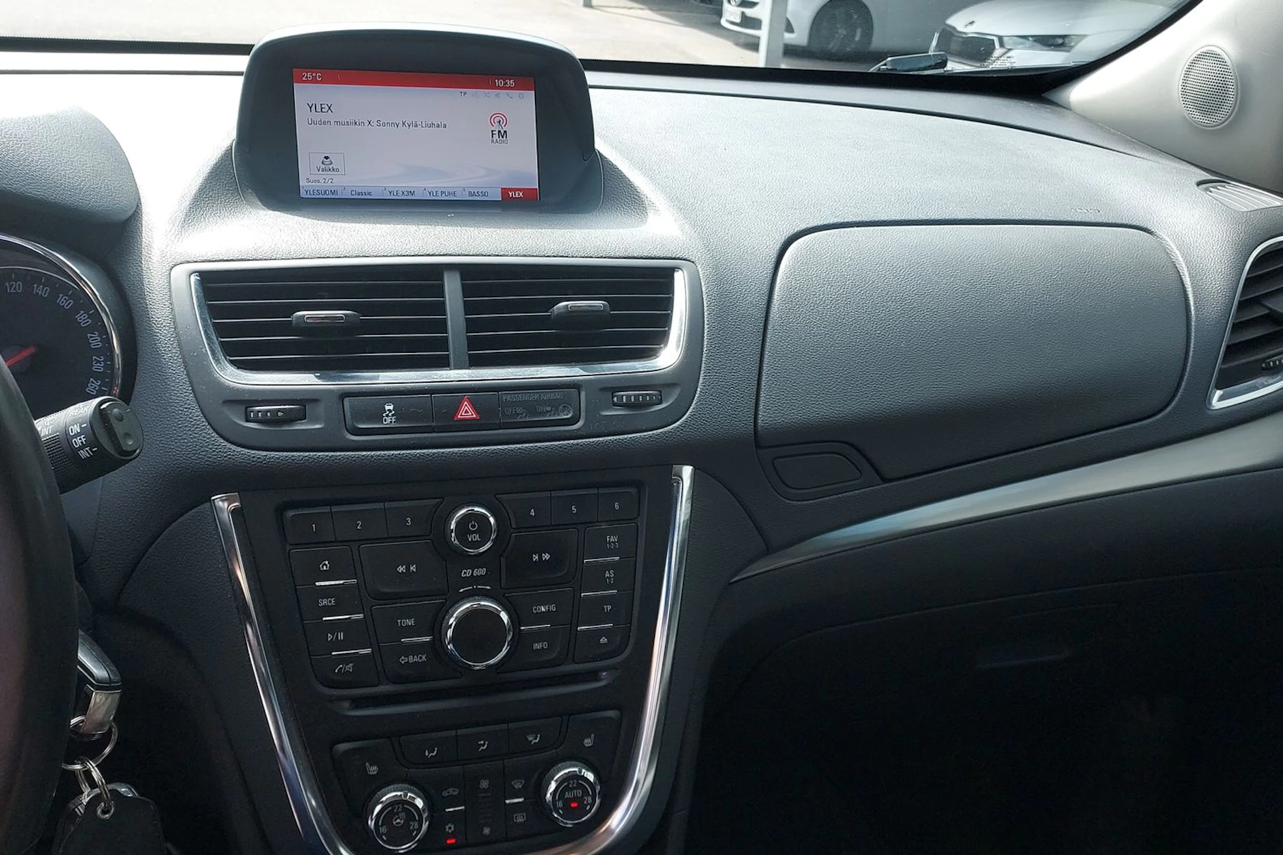hopea Opel Mokka 2015 kuva 6.