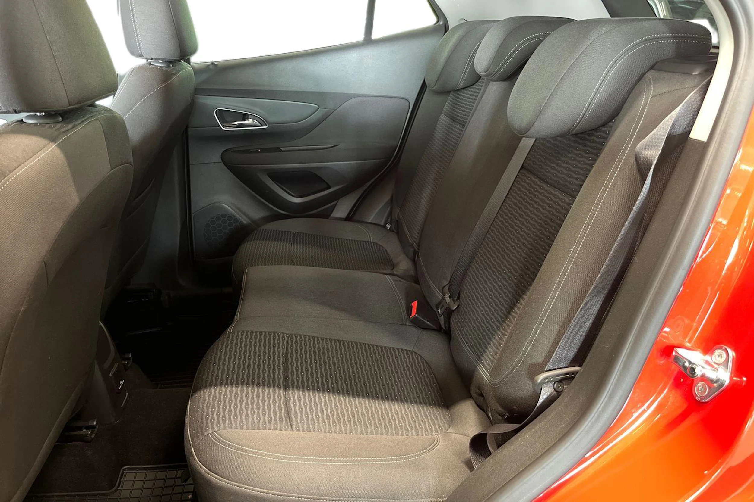 punainen Opel Mokka 2016 kuva 8.