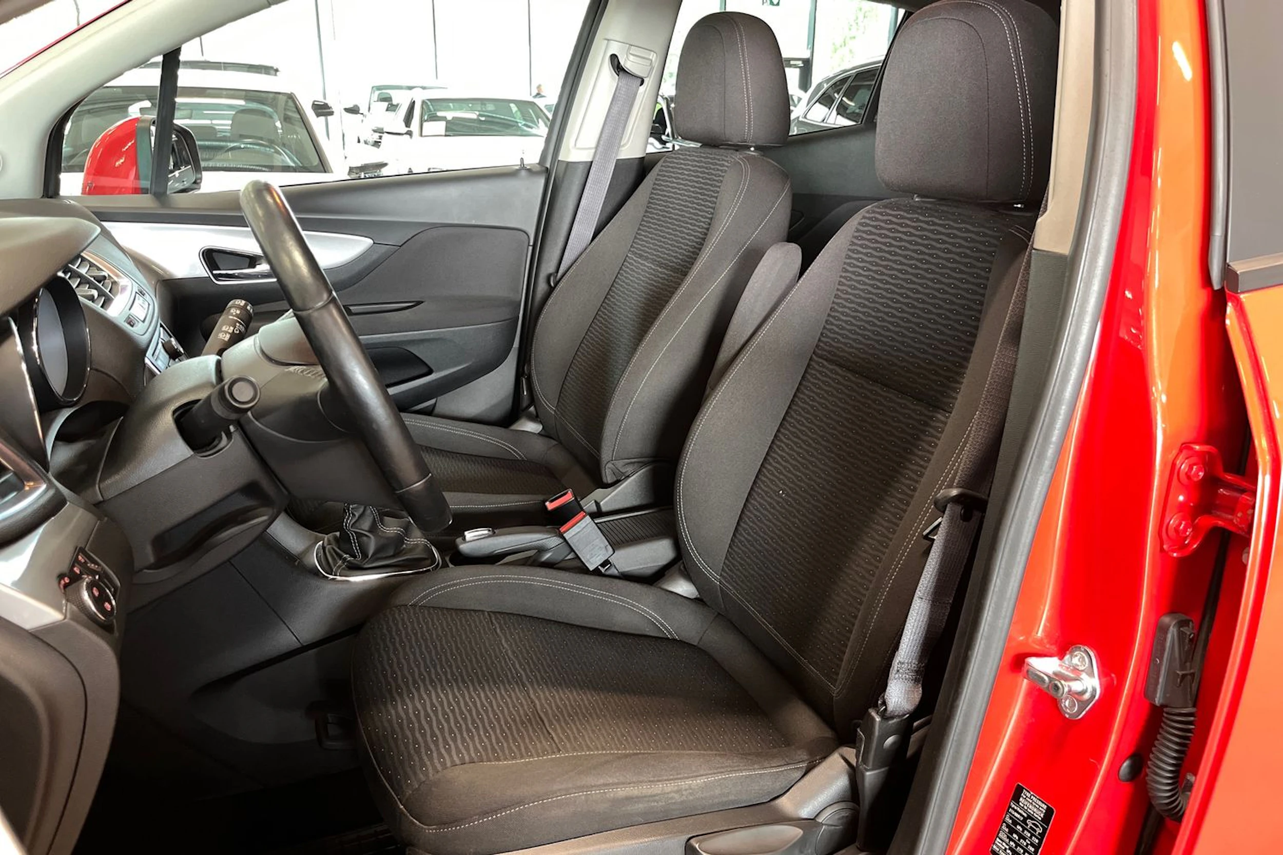 punainen Opel Mokka 2016 kuva 11.
