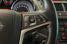 punainen Opel Mokka 2016 kuva 14.