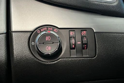 punainen Opel Mokka 2016 kuva 21.
