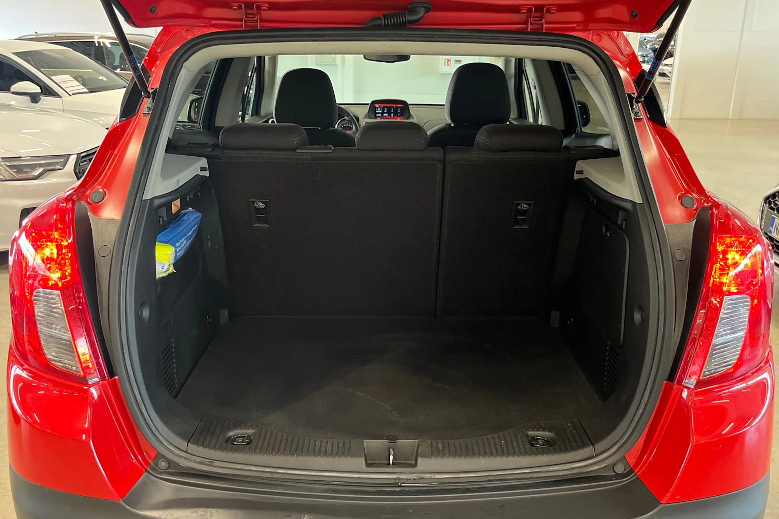 punainen Opel Mokka 2016 kuva 22.