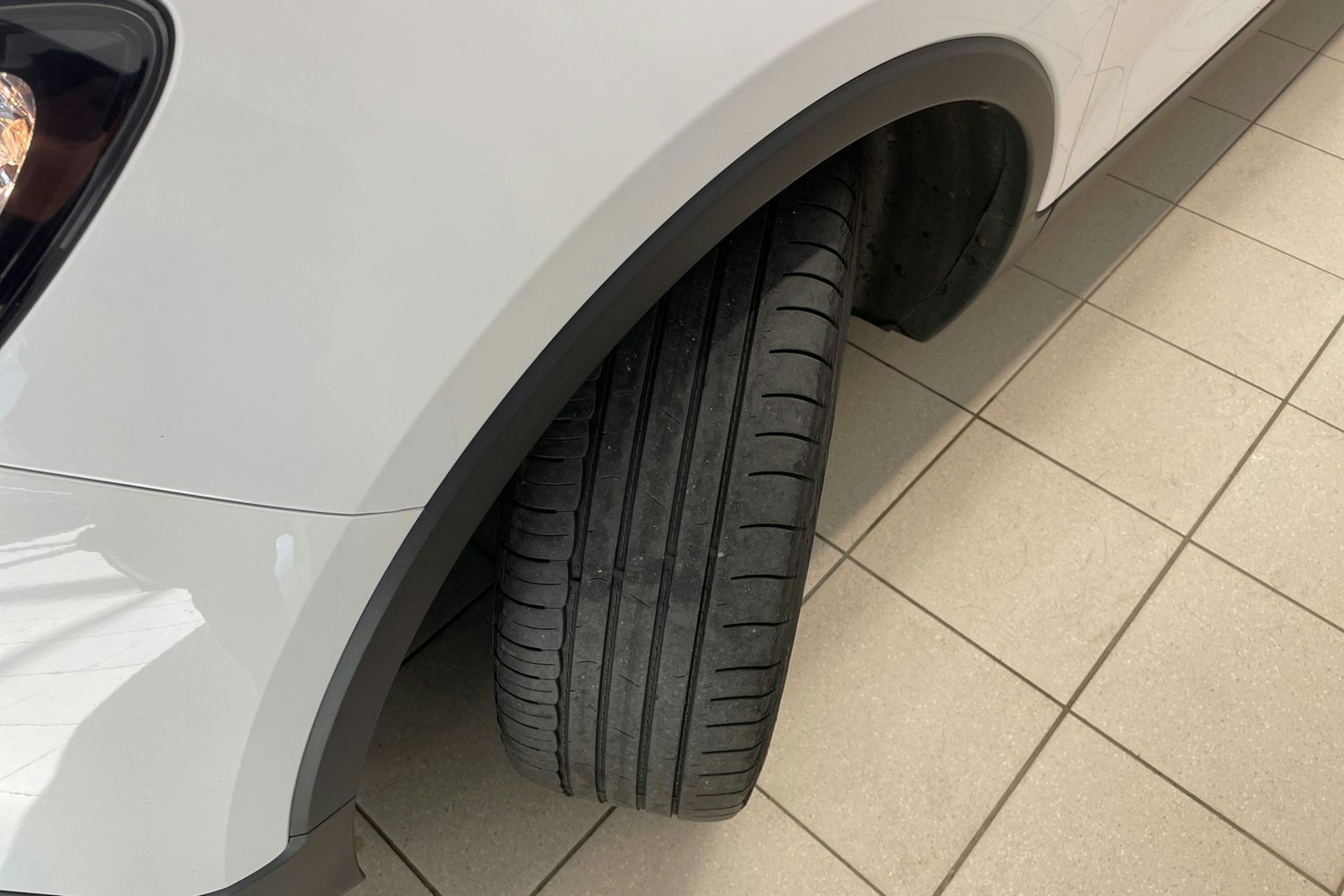valkoinen Opel Mokka 2016 kuva 13.