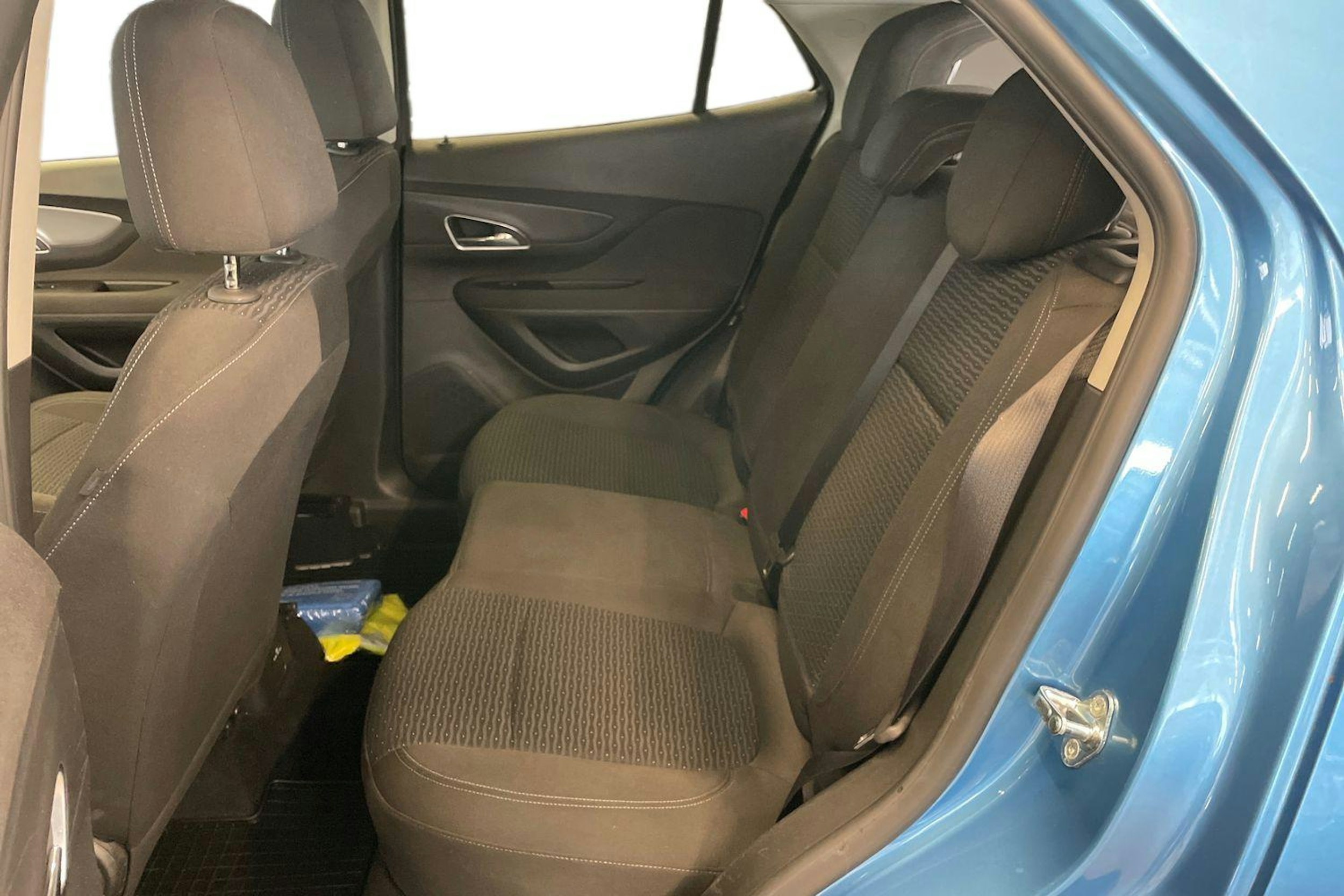 Sininen Opel Mokka 2016 kuva 10.