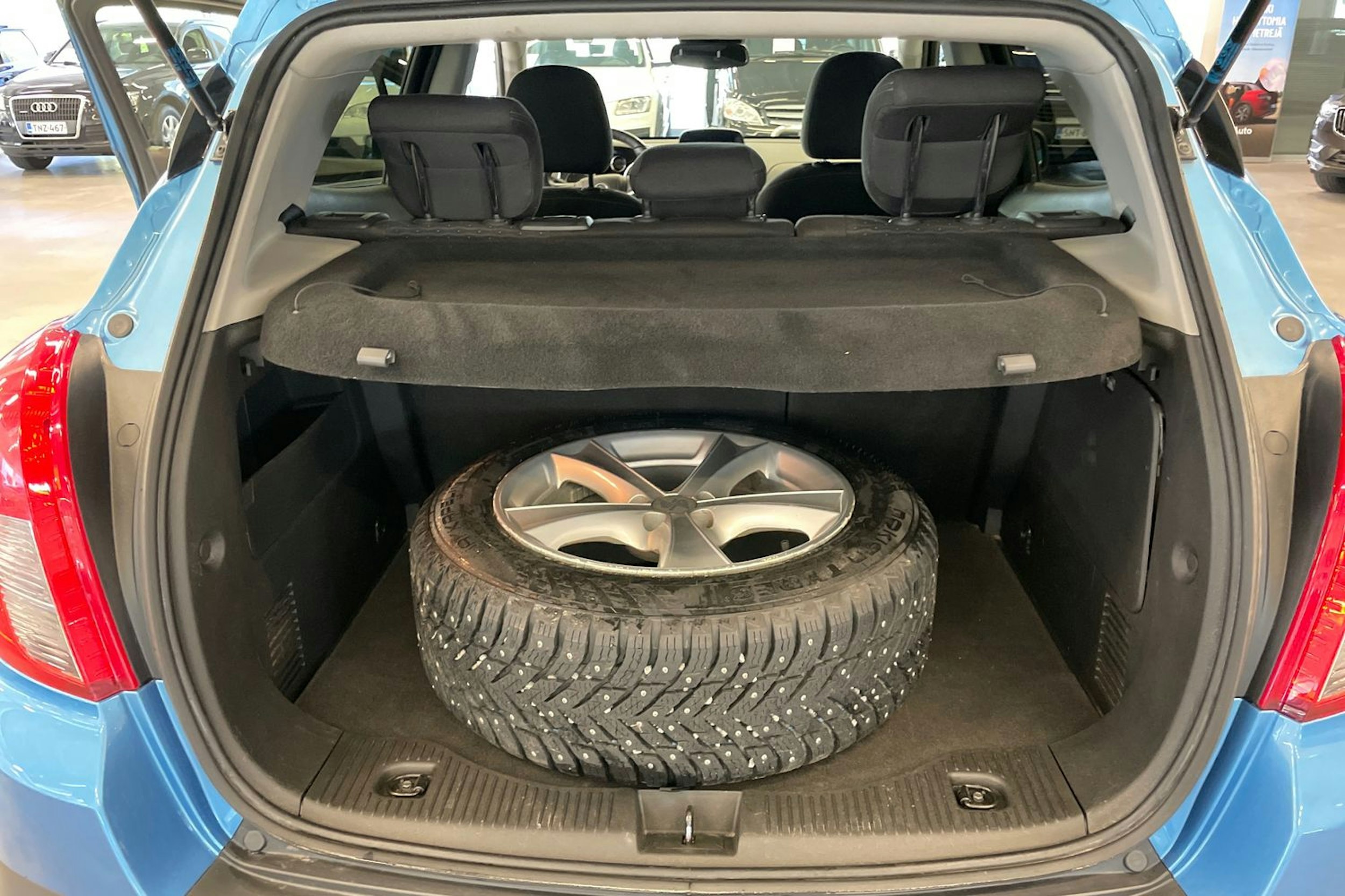 Sininen Opel Mokka 2016 kuva 14.