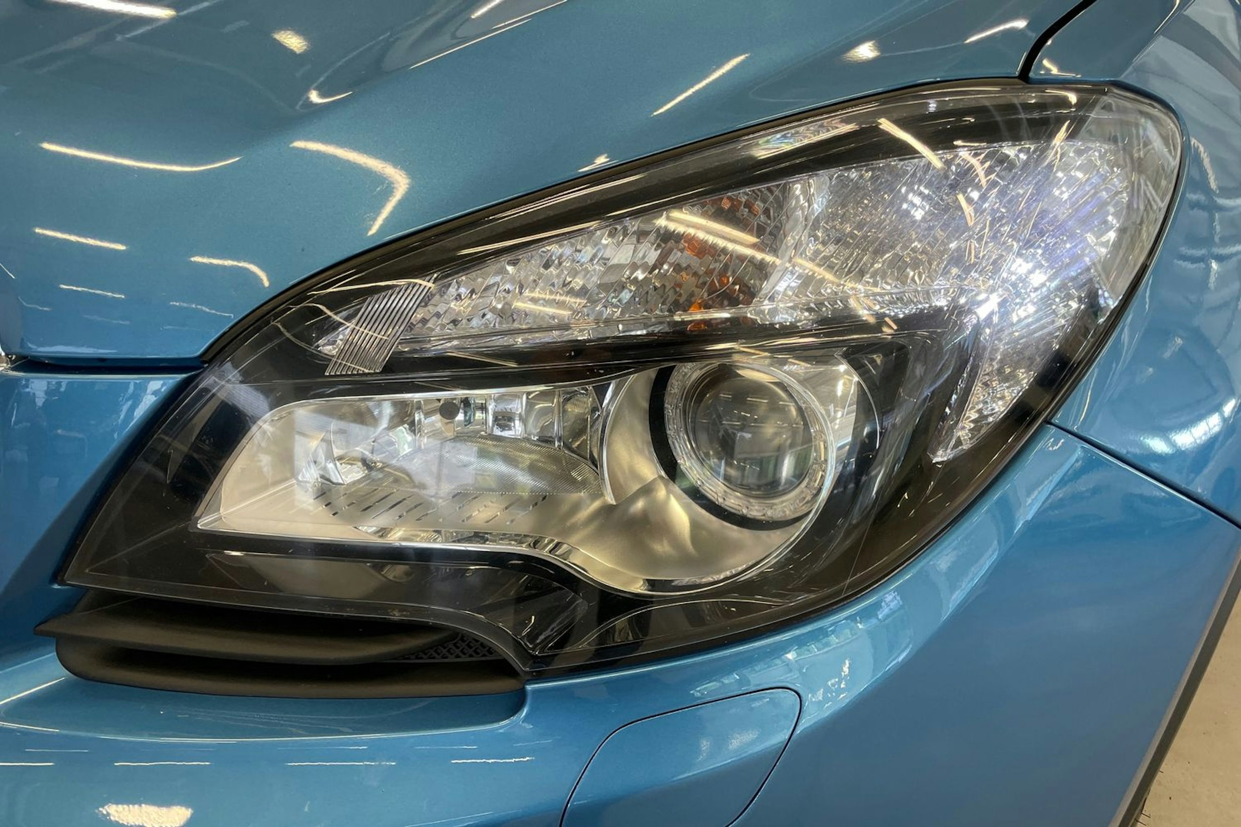 Sininen Opel Mokka 2016 kuva 22.