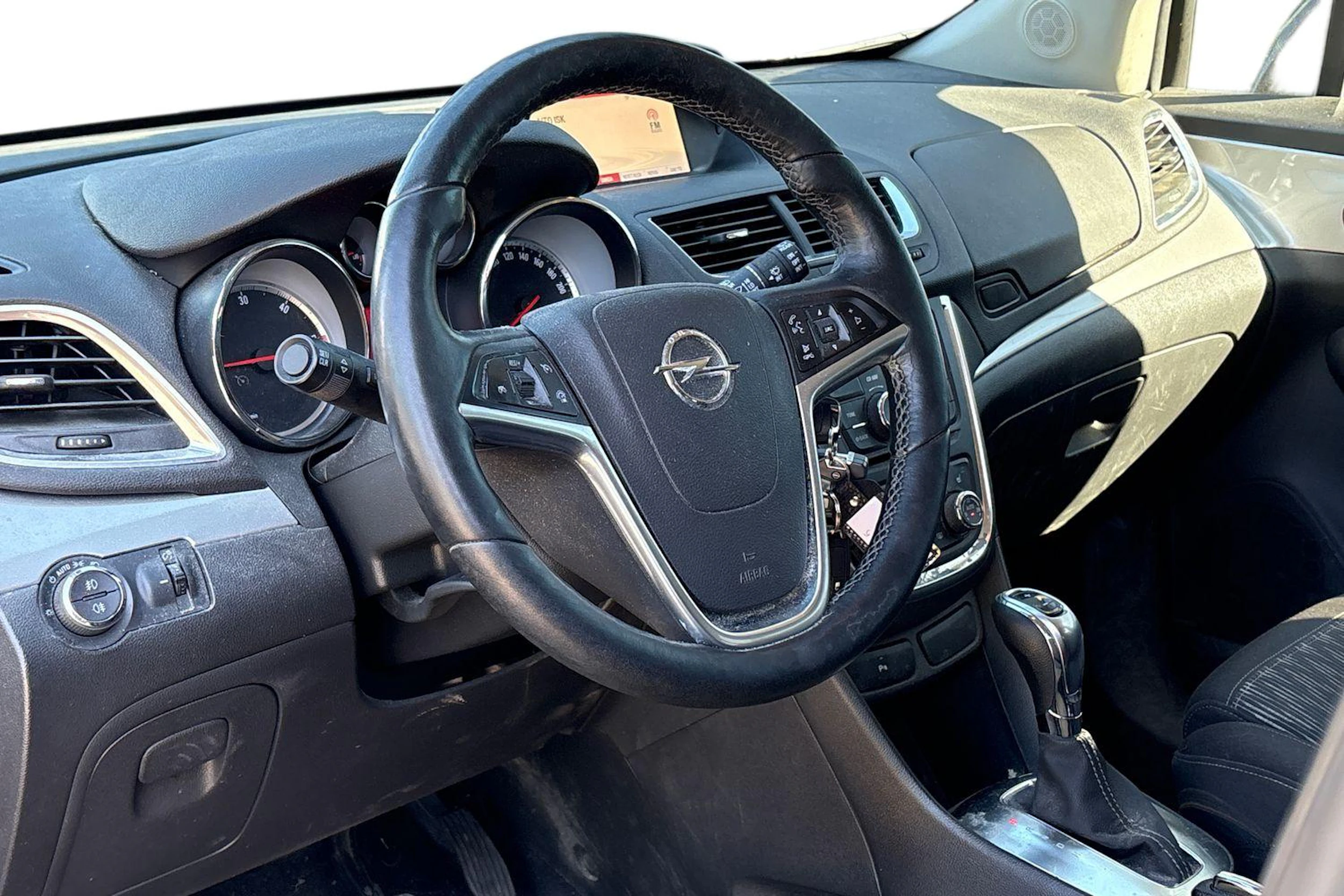 ruskea (beige) Opel Mokka 2016 kuva 3.