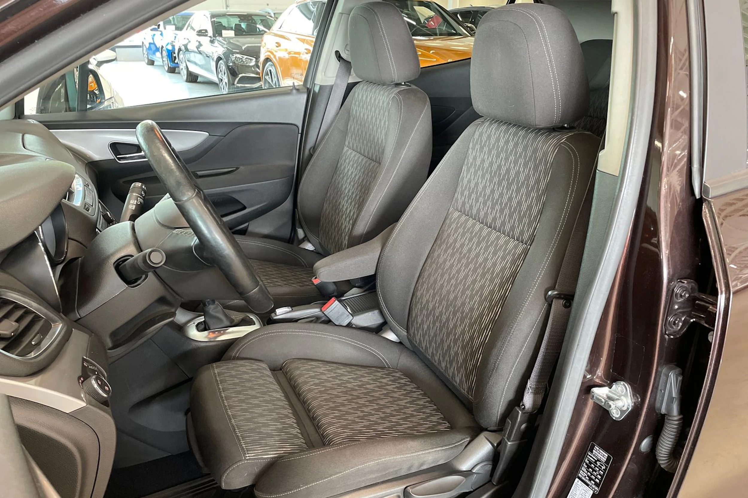 ruskea (beige) Opel Mokka 2016 kuva 15.