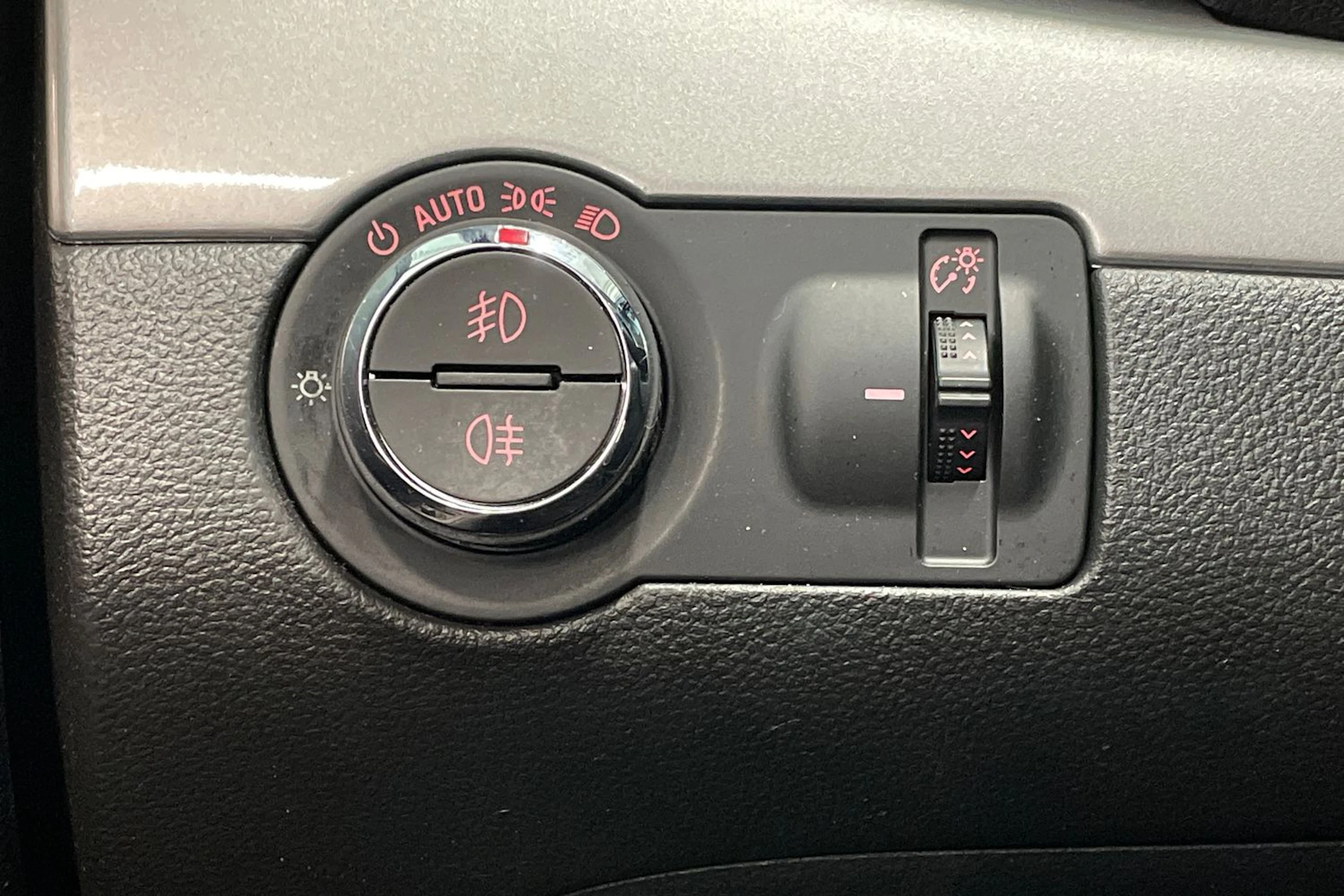 ruskea (beige) Opel Mokka 2016 kuva 21.