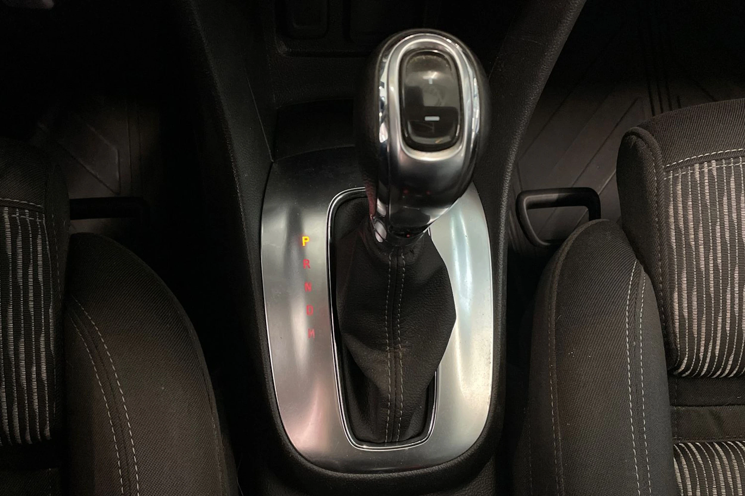 ruskea (beige) Opel Mokka 2016 kuva 27.