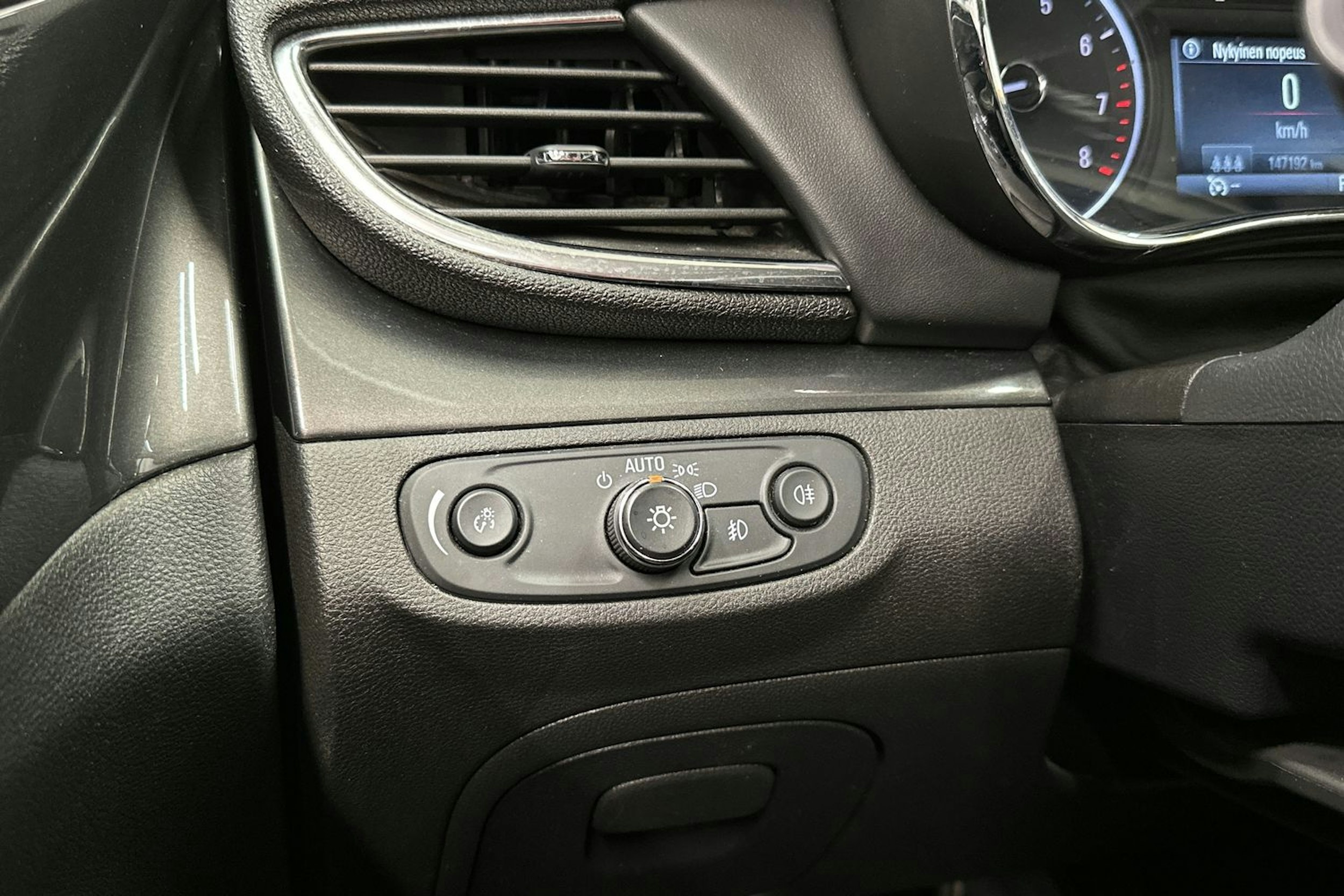 sininen Opel Mokka 2017 kuva 26.