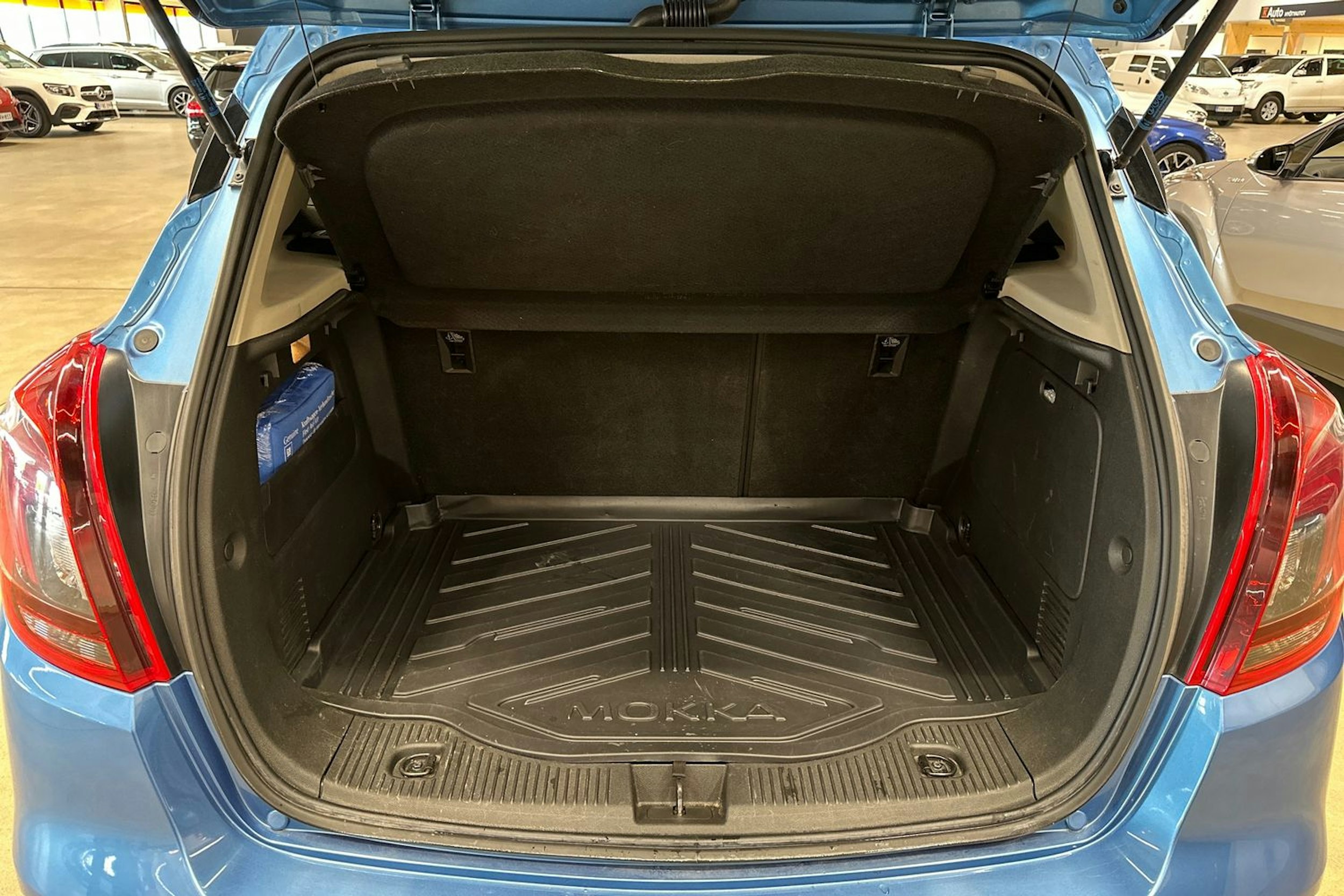 sininen Opel Mokka 2017 kuva 29.