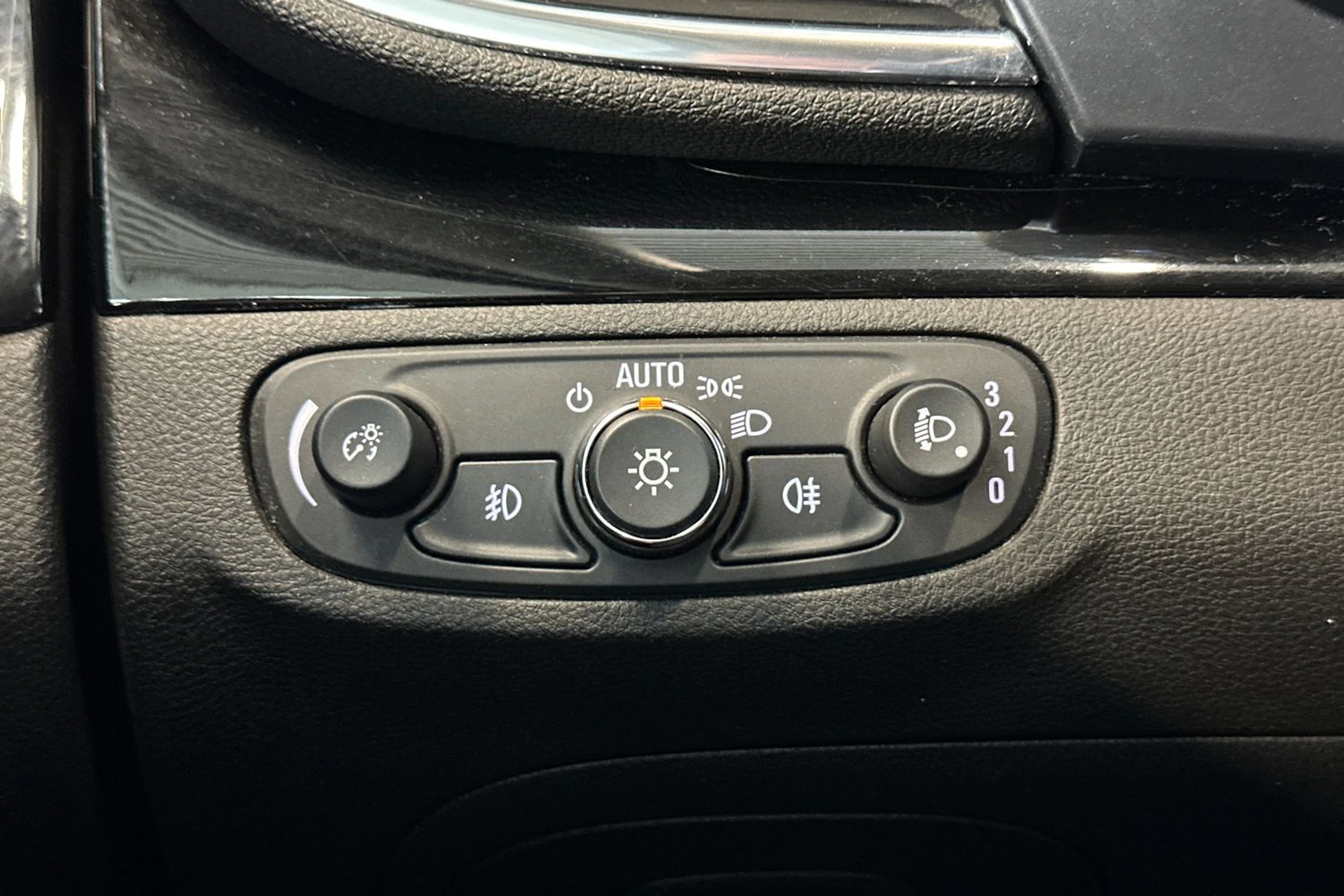sininen Opel Mokka 2017 kuva 11.