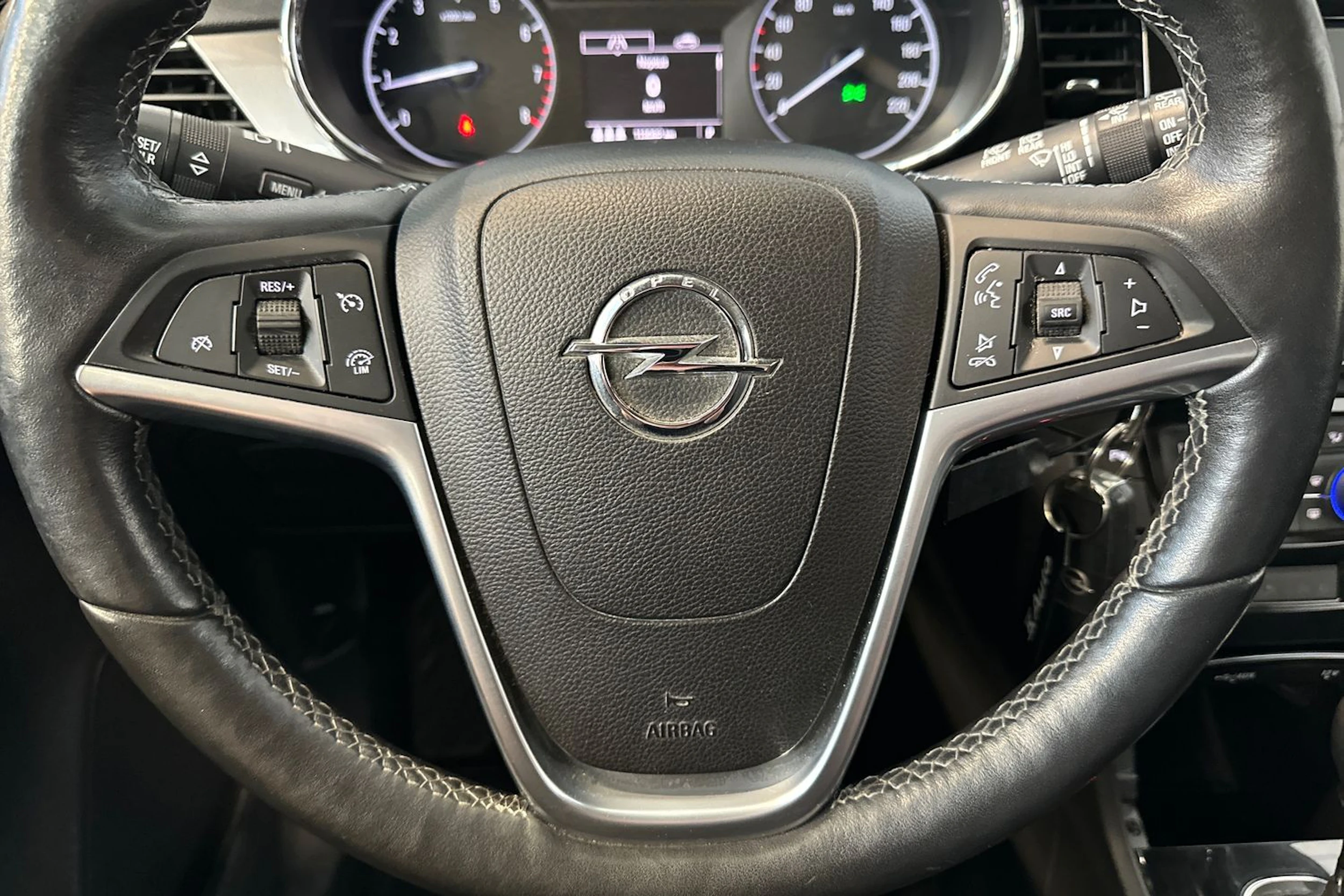 sininen Opel Mokka 2017 kuva 13.