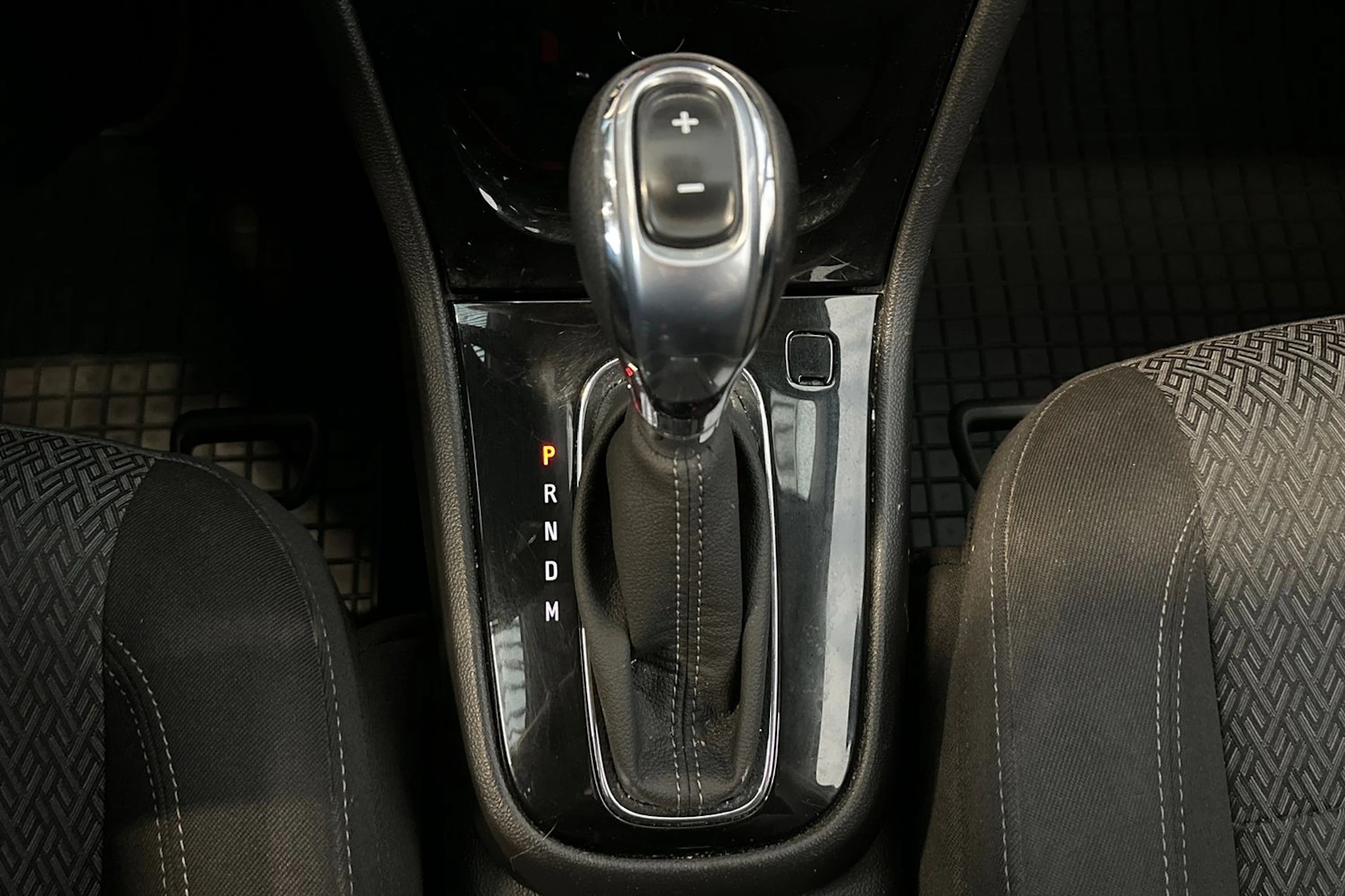 sininen Opel Mokka 2017 kuva 17.