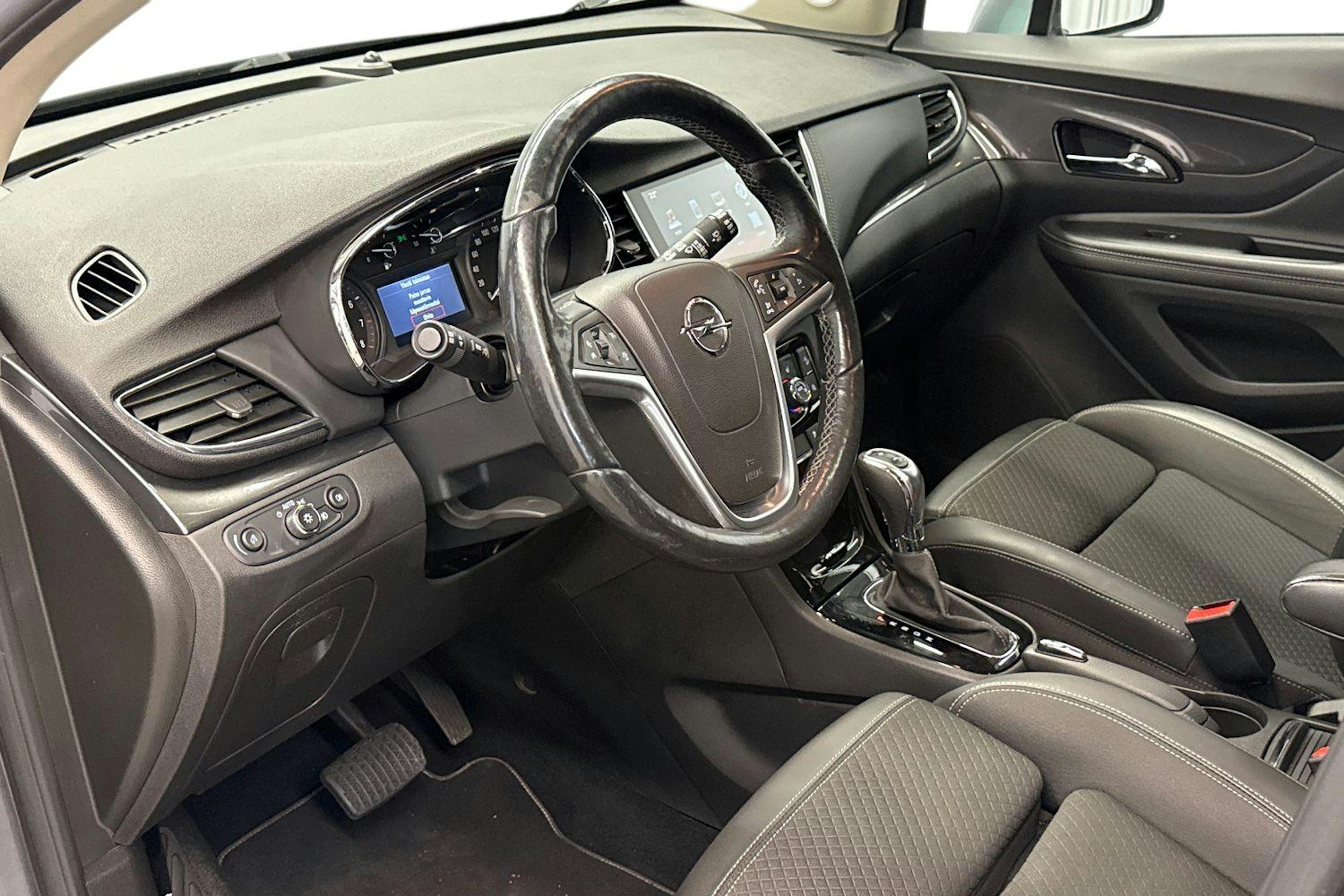 harmaa Opel Mokka 2017 kuva 7.