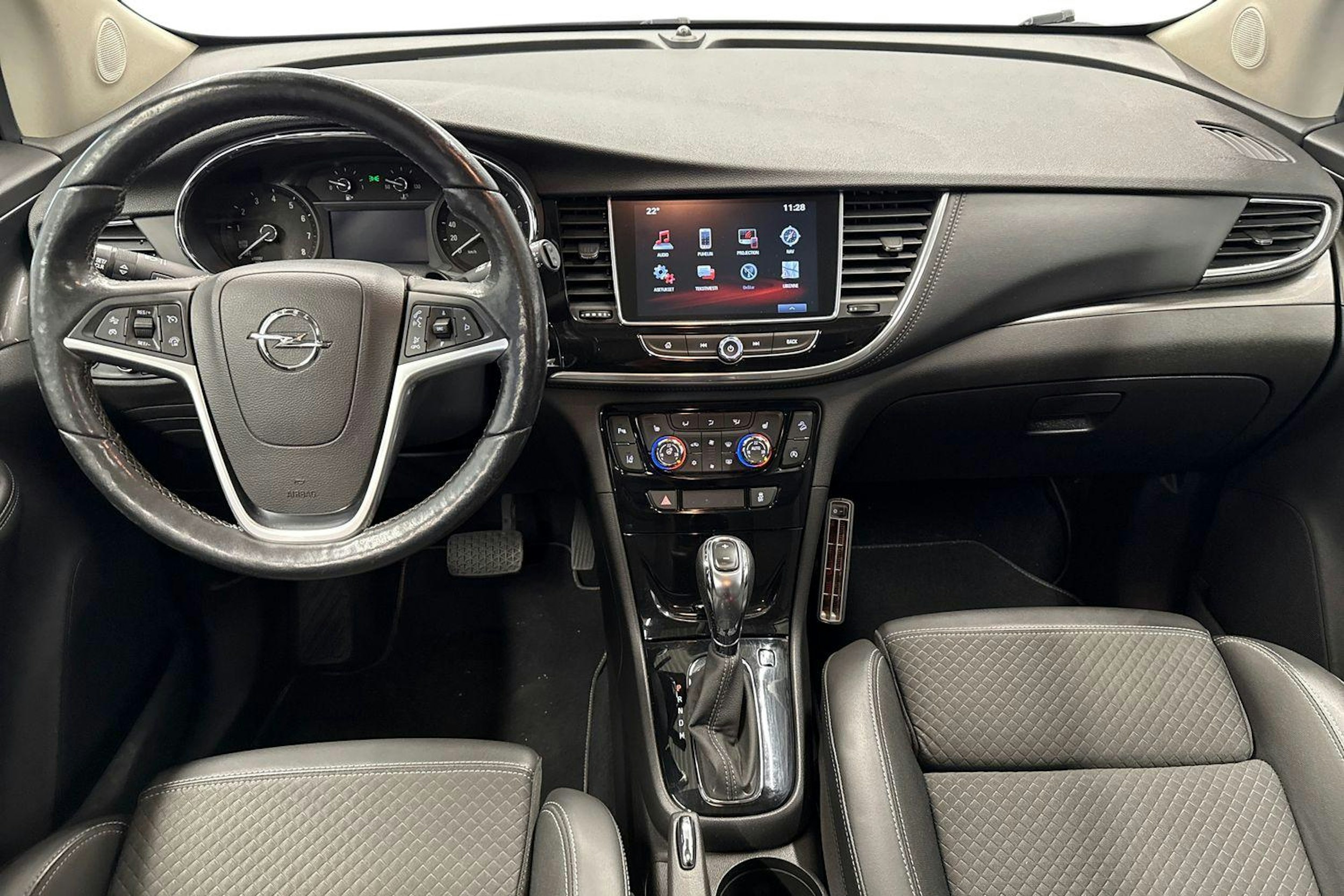 harmaa Opel Mokka 2017 kuva 9.