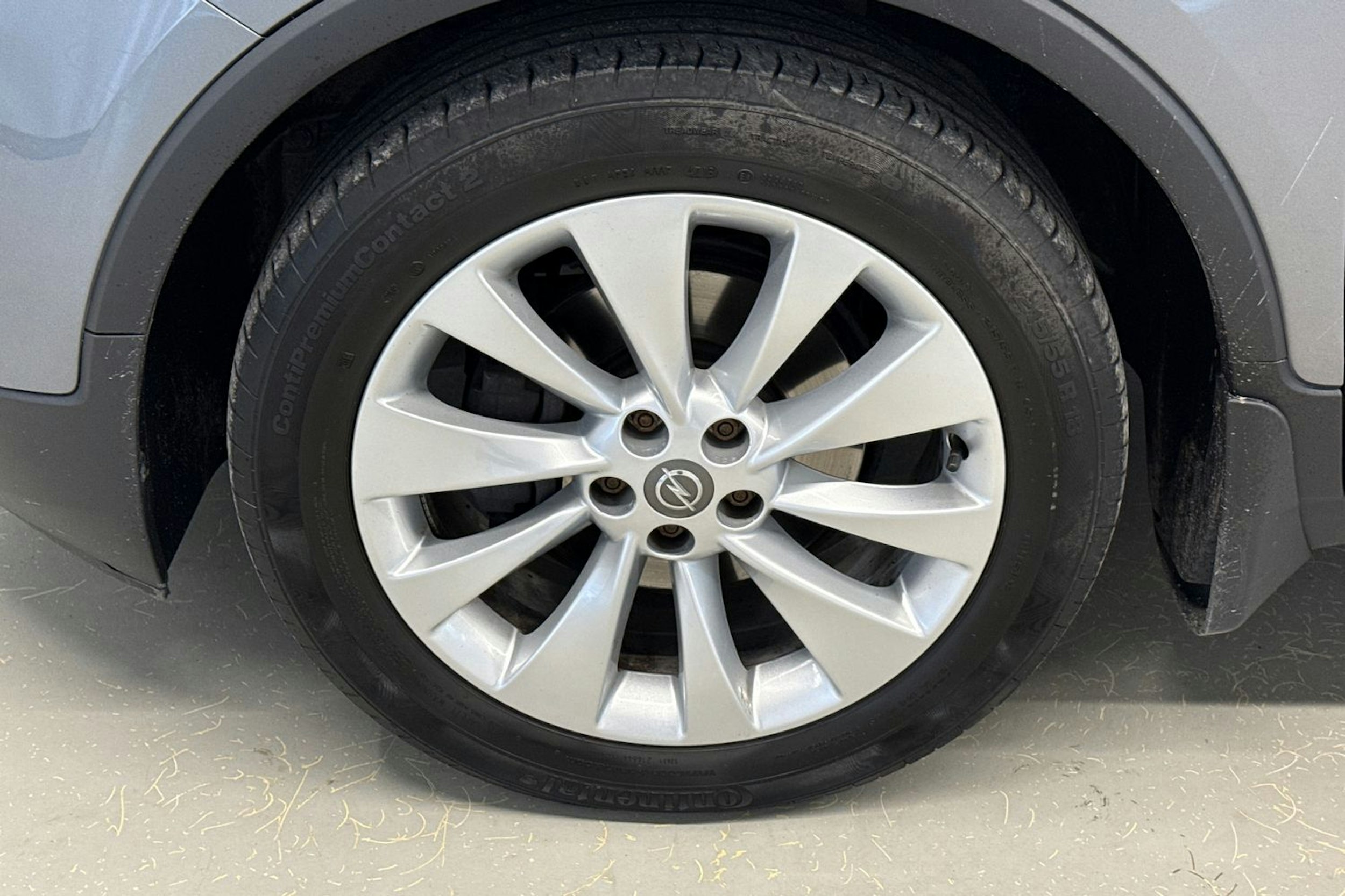 harmaa Opel Mokka 2017 kuva 13.
