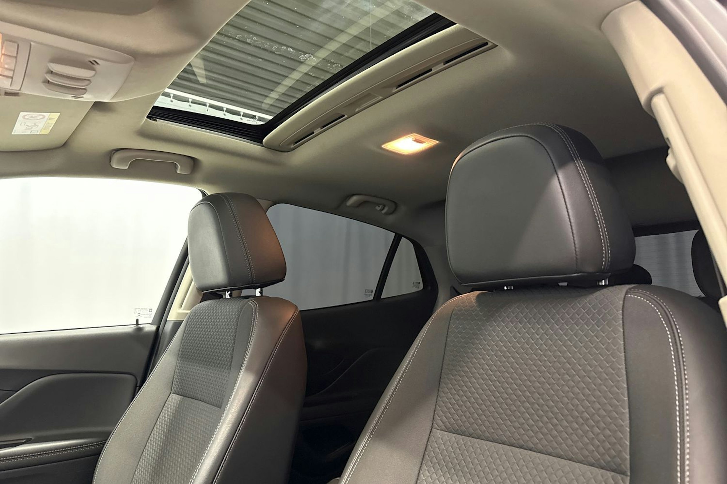 harmaa Opel Mokka 2017 kuva 24.