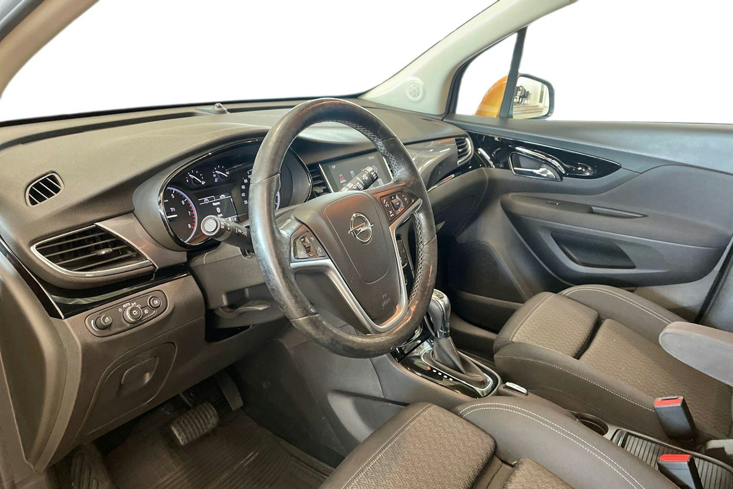 punainen Opel Mokka 2018 kuva 7.