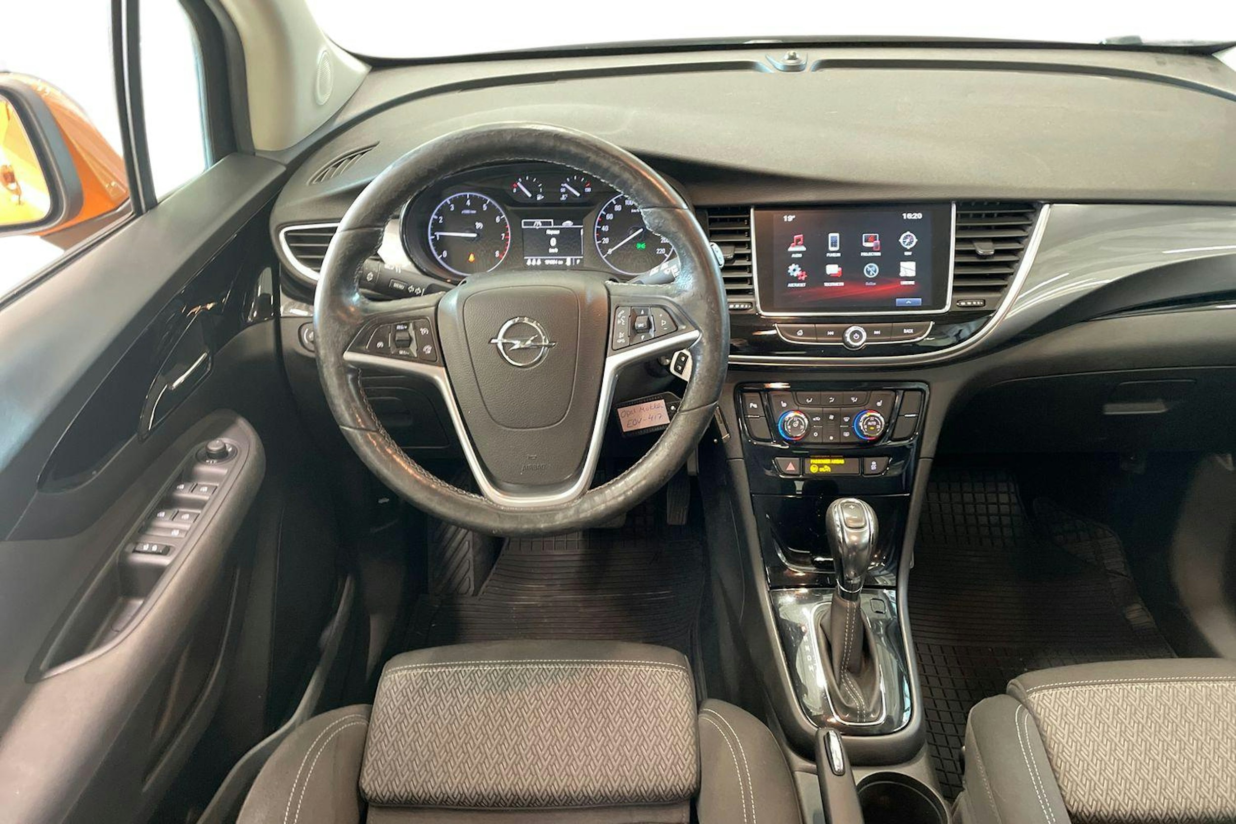 punainen Opel Mokka 2018 kuva 9.