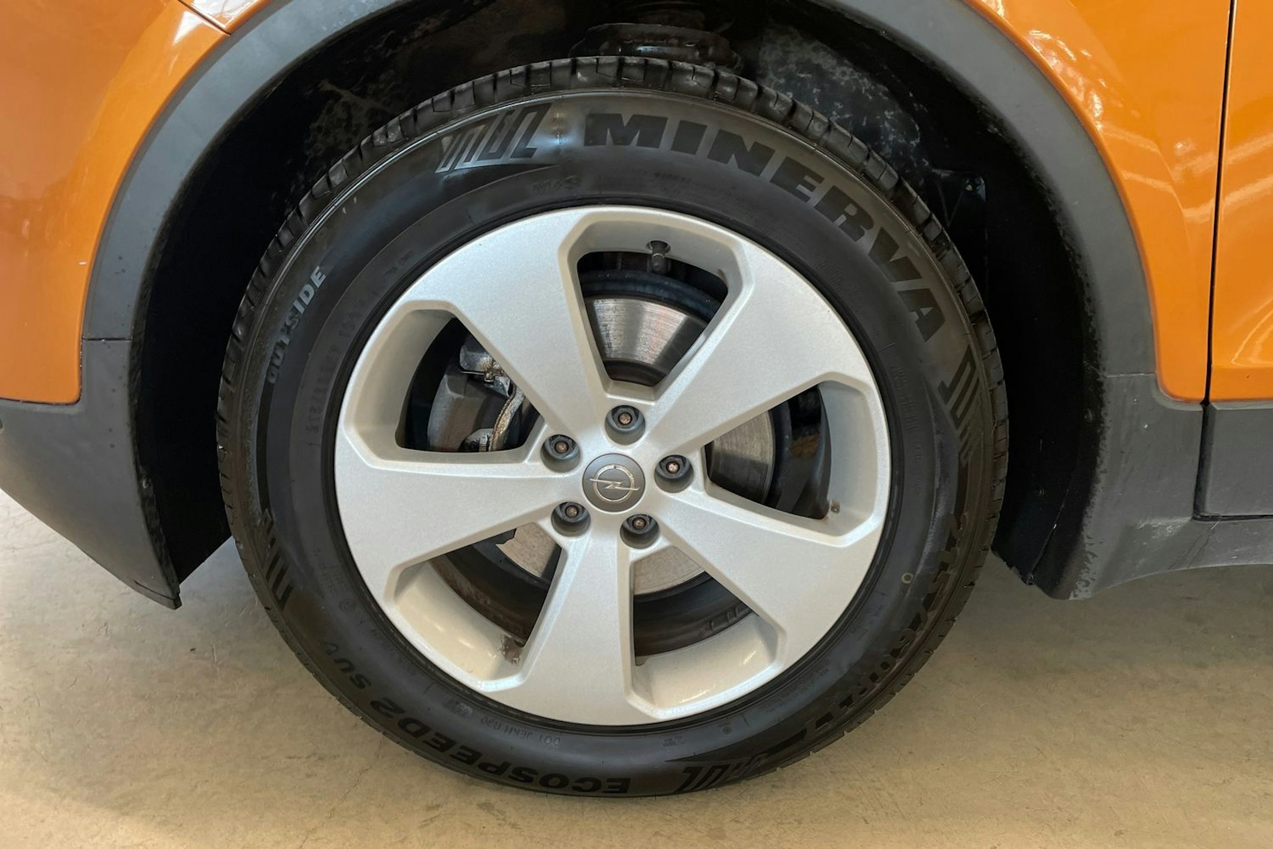 punainen Opel Mokka 2018 kuva 11.