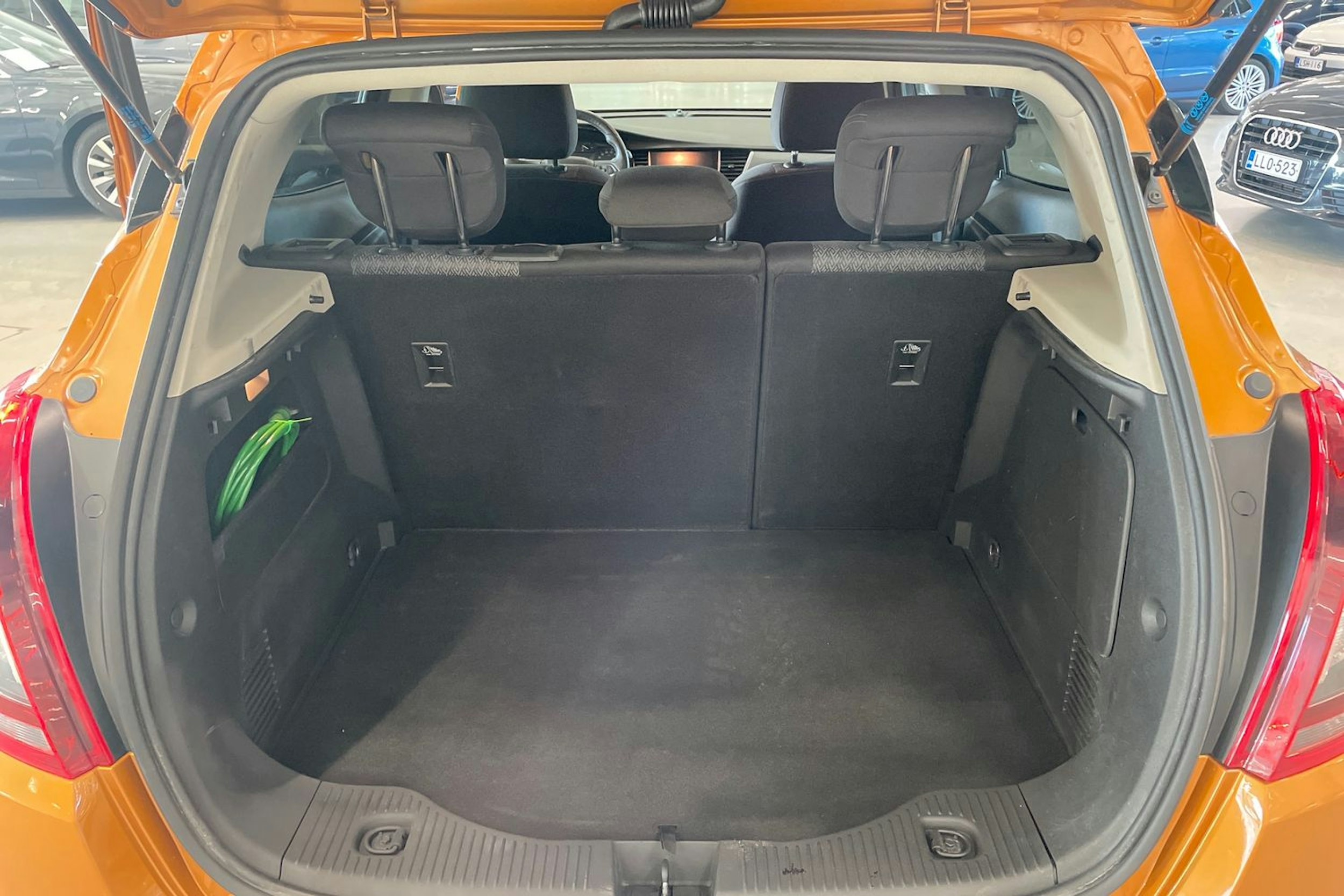 punainen Opel Mokka 2018 kuva 30.