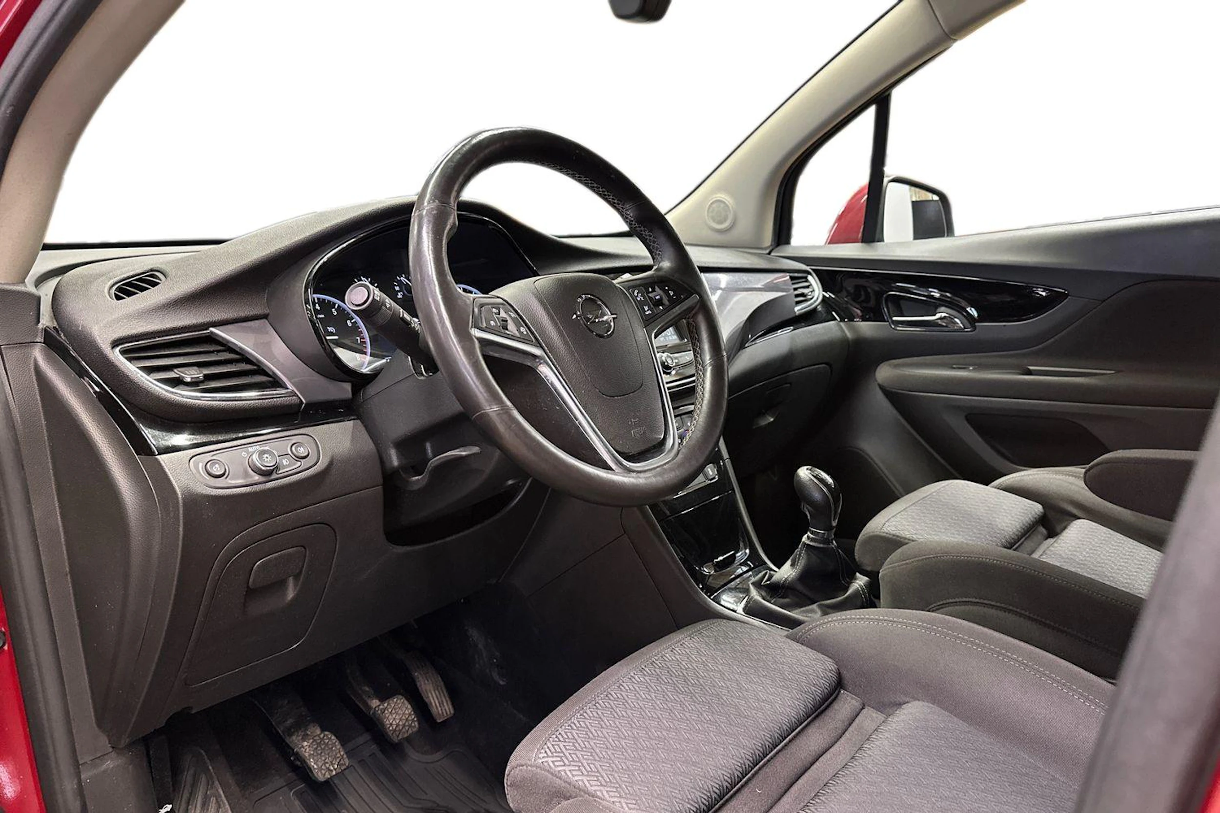 punainen Opel Mokka 2018 kuva 6.