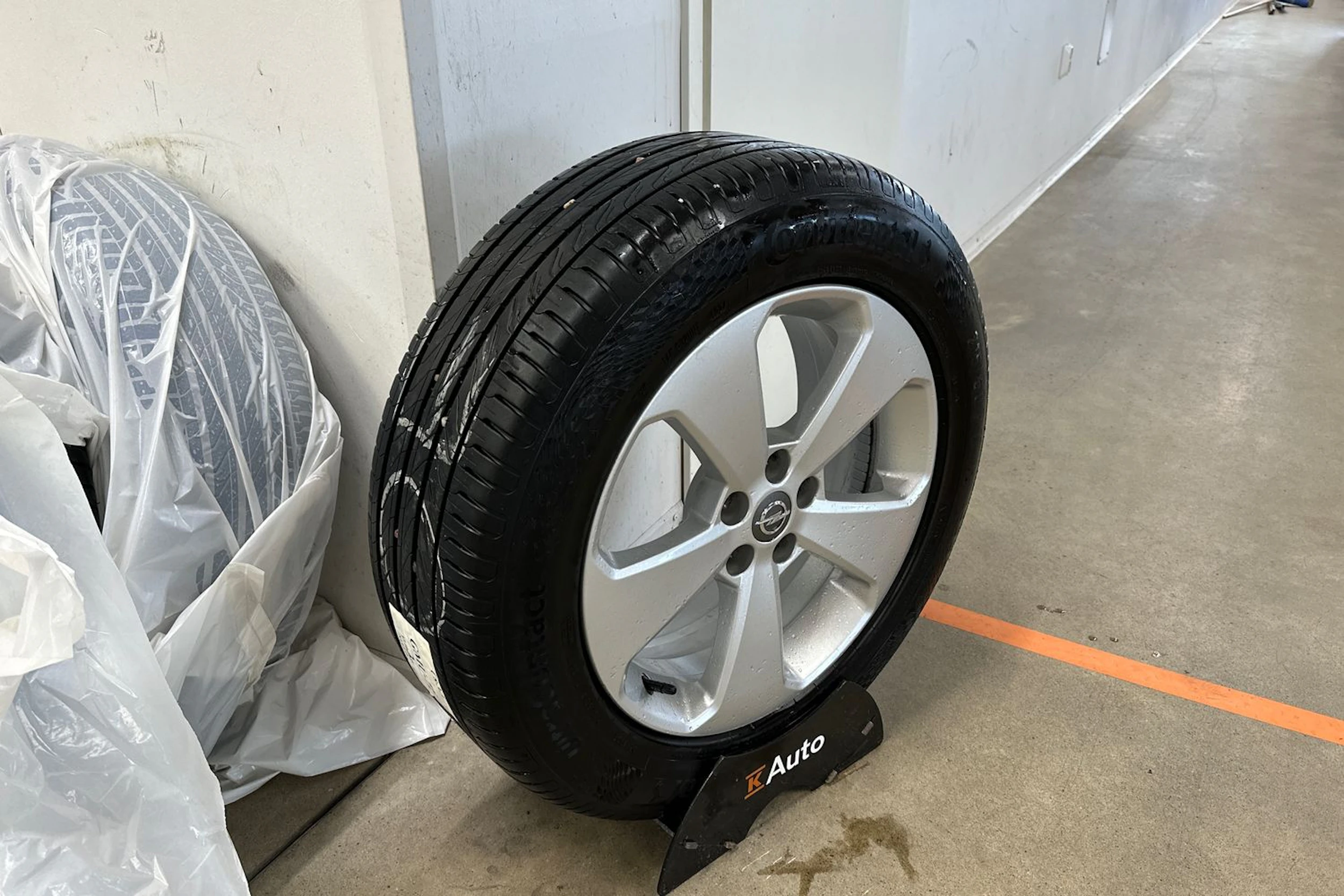 punainen Opel Mokka 2018 kuva 10.