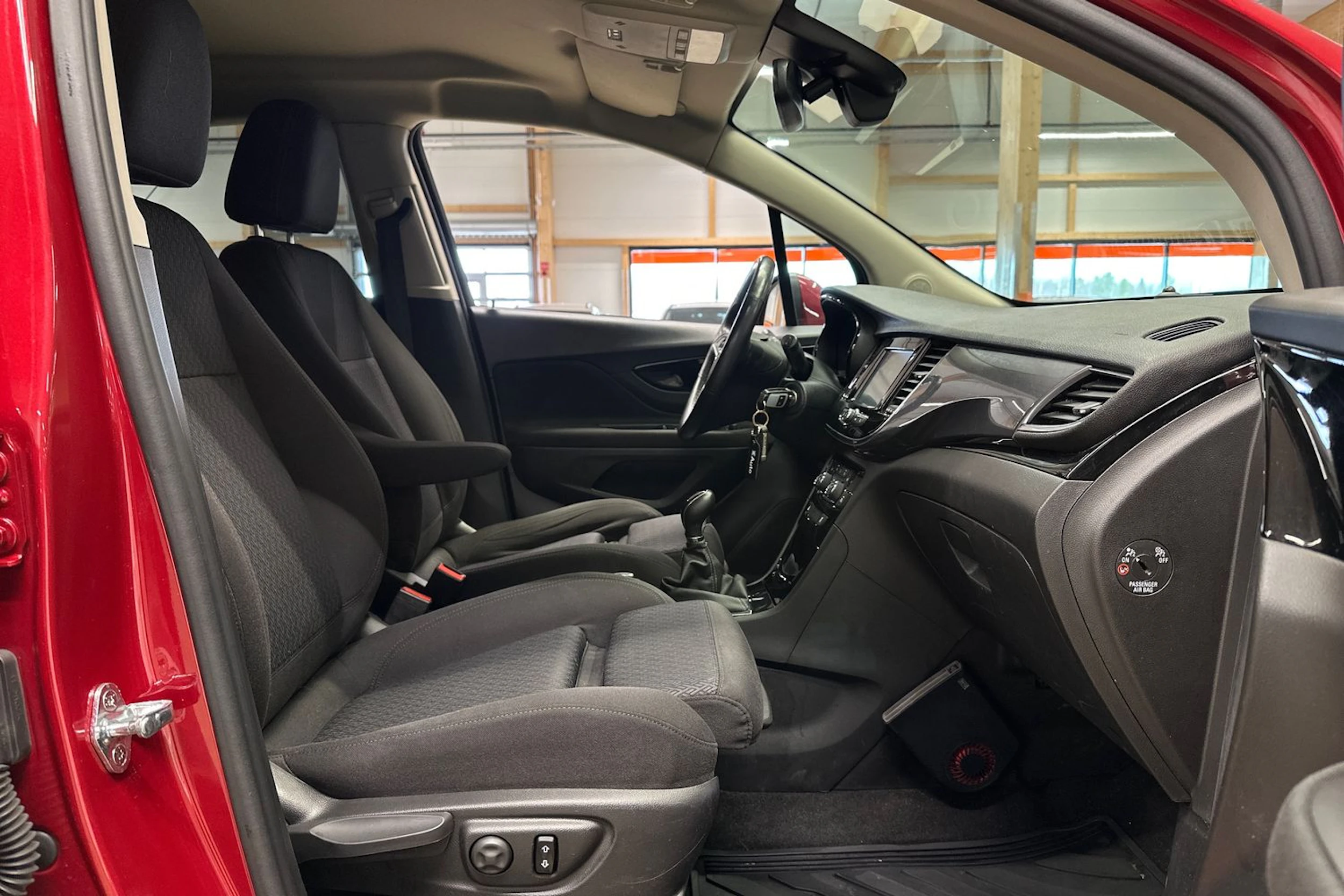 punainen Opel Mokka 2018 kuva 11.