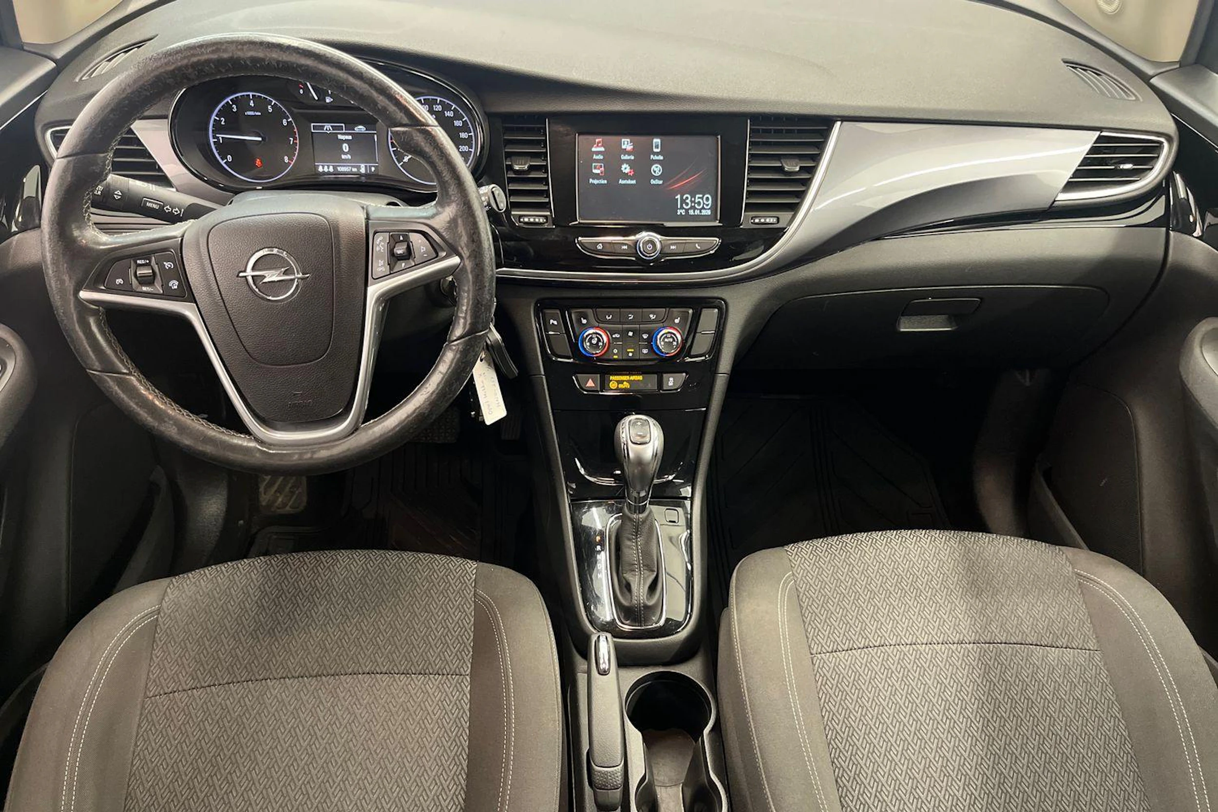 met. punainen Opel Mokka 2018 kuva 7.