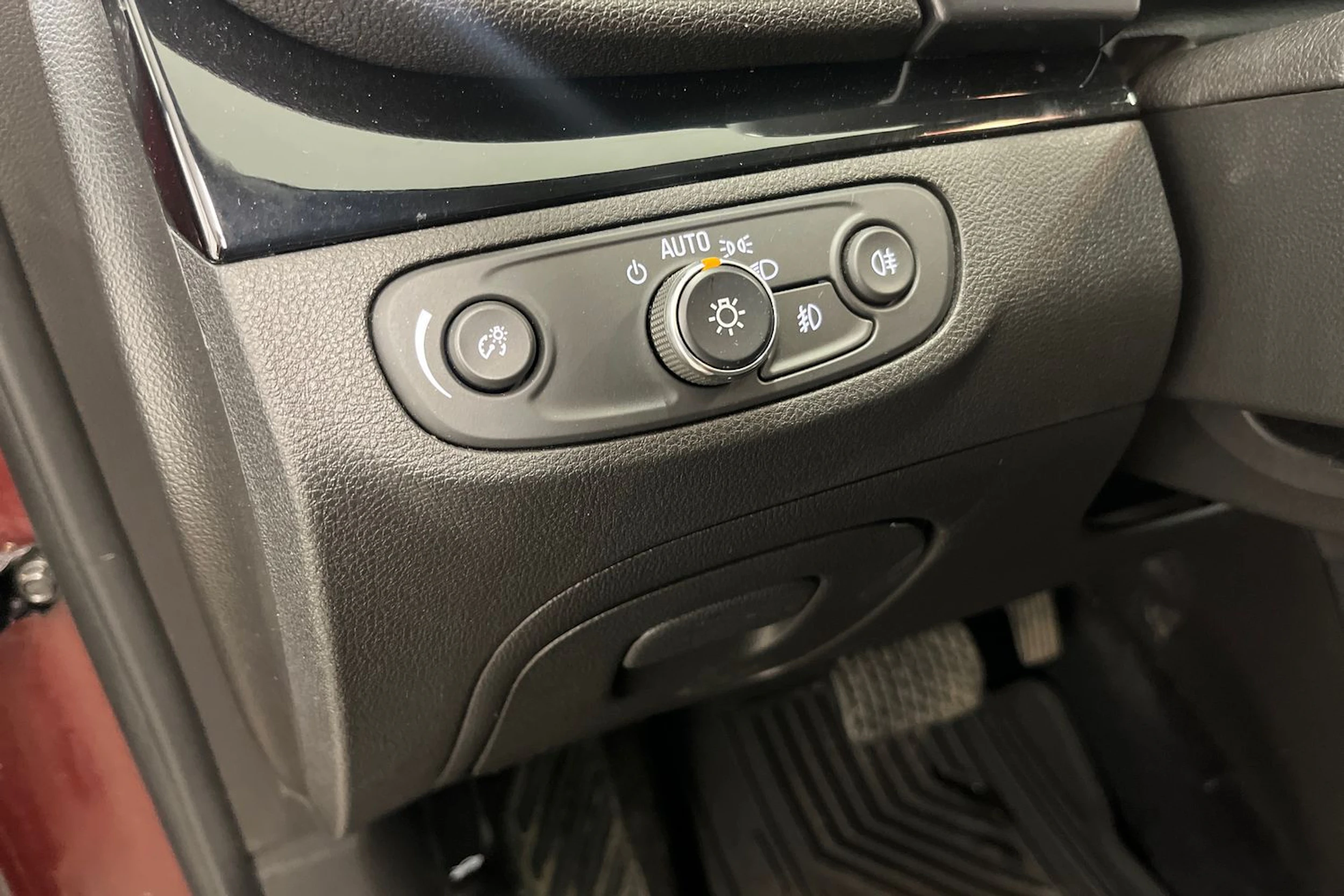 met. punainen Opel Mokka 2018 kuva 12.