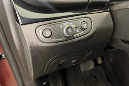 met. punainen Opel Mokka 2018 kuva 12.